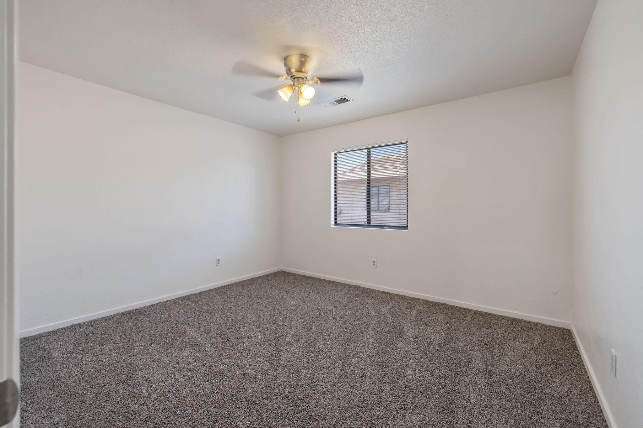 8200 Laborough Dr, Bakersfield, CA 93311