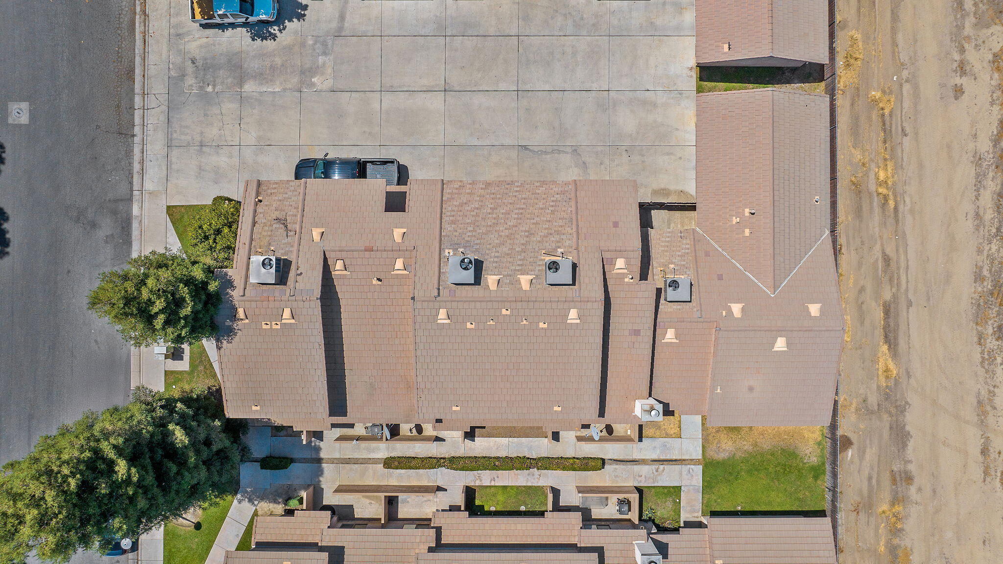 8200 Laborough Dr, Bakersfield, CA 93311