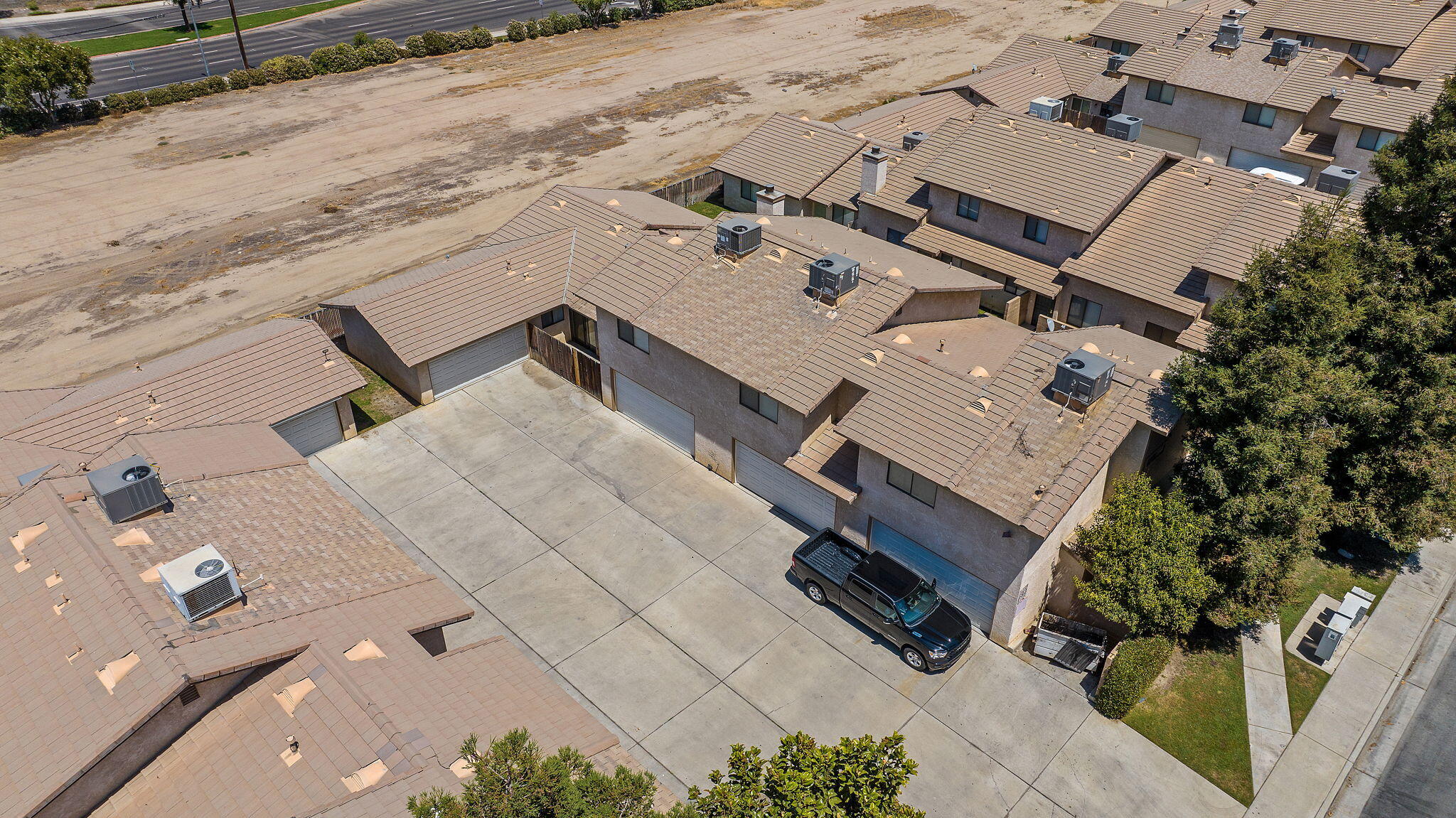 8200 Laborough Dr, Bakersfield, CA 93311