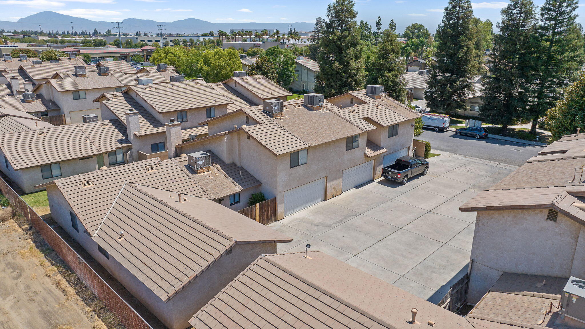 8200 Laborough Dr, Bakersfield, CA 93311