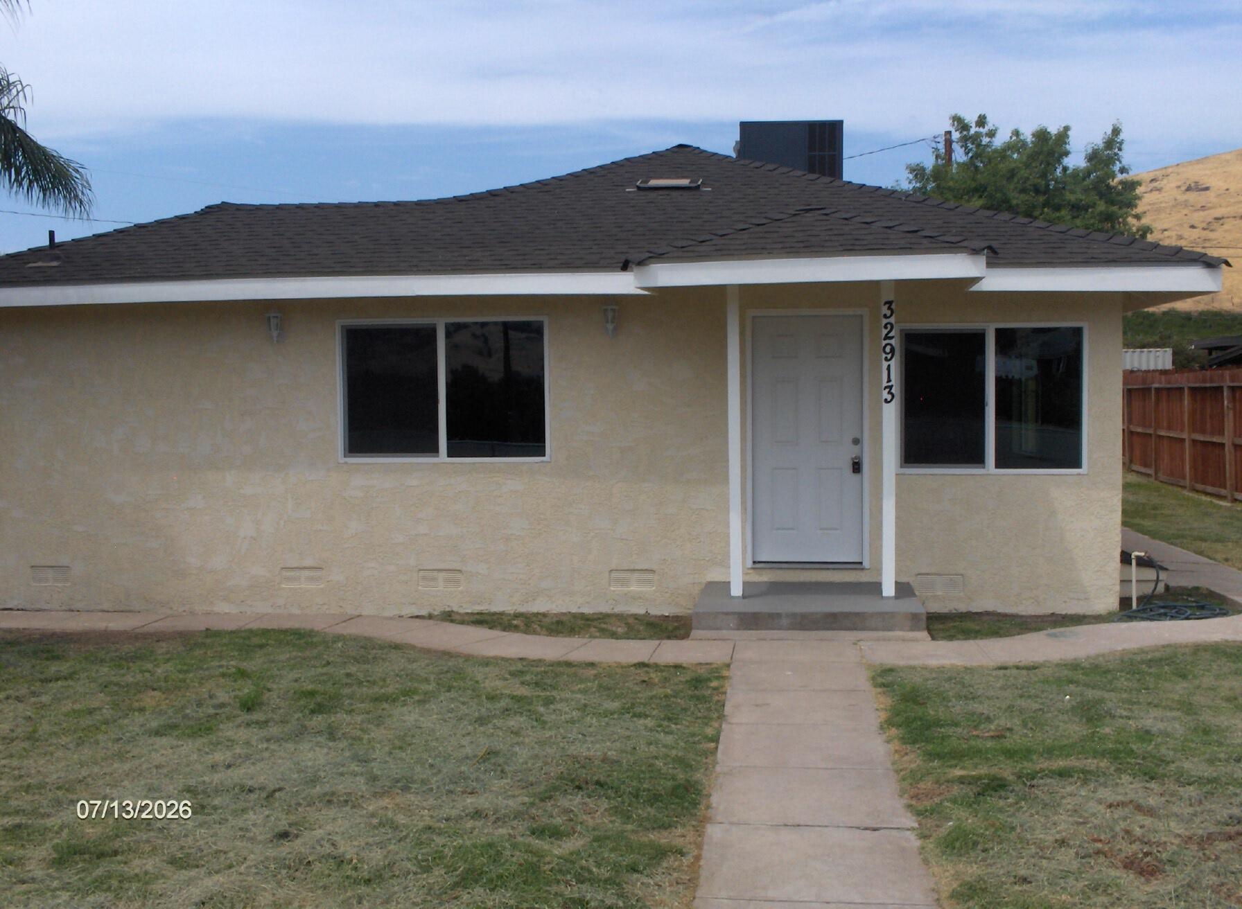 32913 Sierra Dr, Lemon Cove, CA 93244