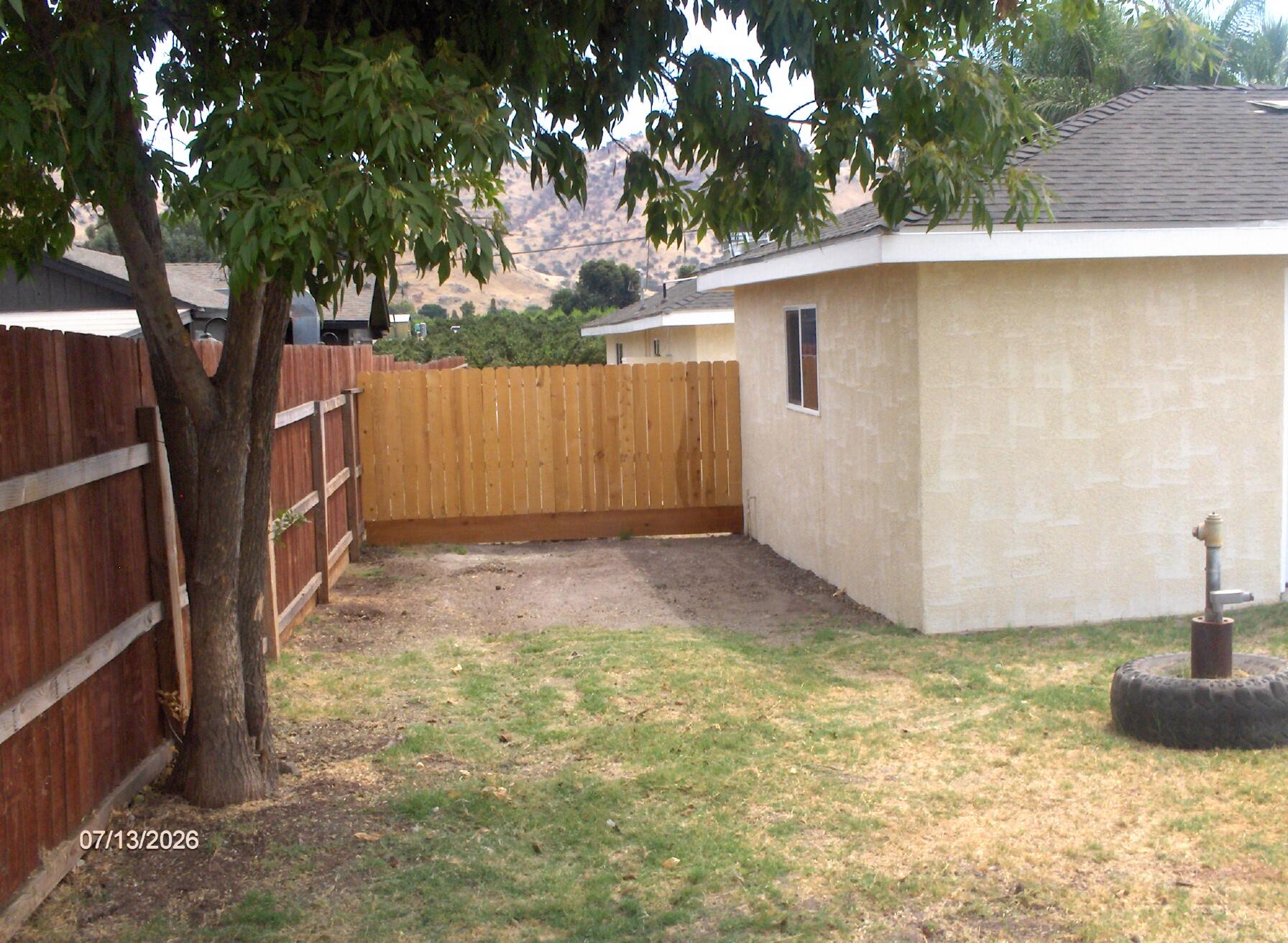 32913 Sierra Dr, Lemon Cove, CA 93244