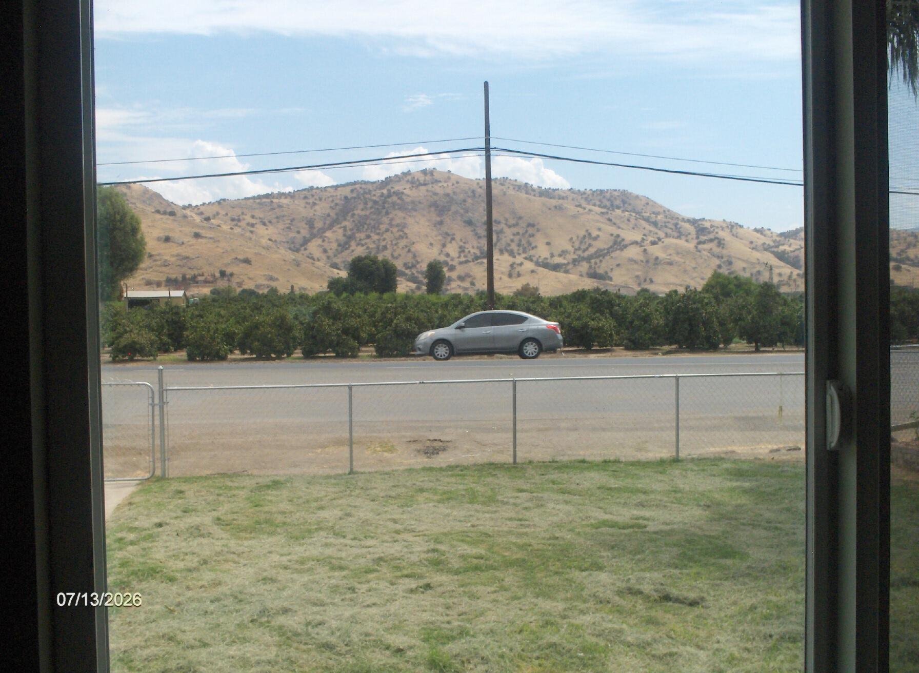 32913 Sierra Dr, Lemon Cove, CA 93244