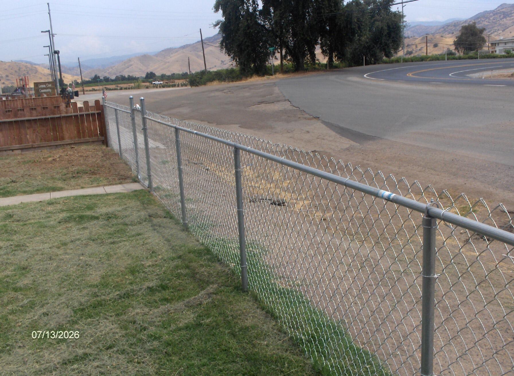 32913 Sierra Dr, Lemon Cove, CA 93244