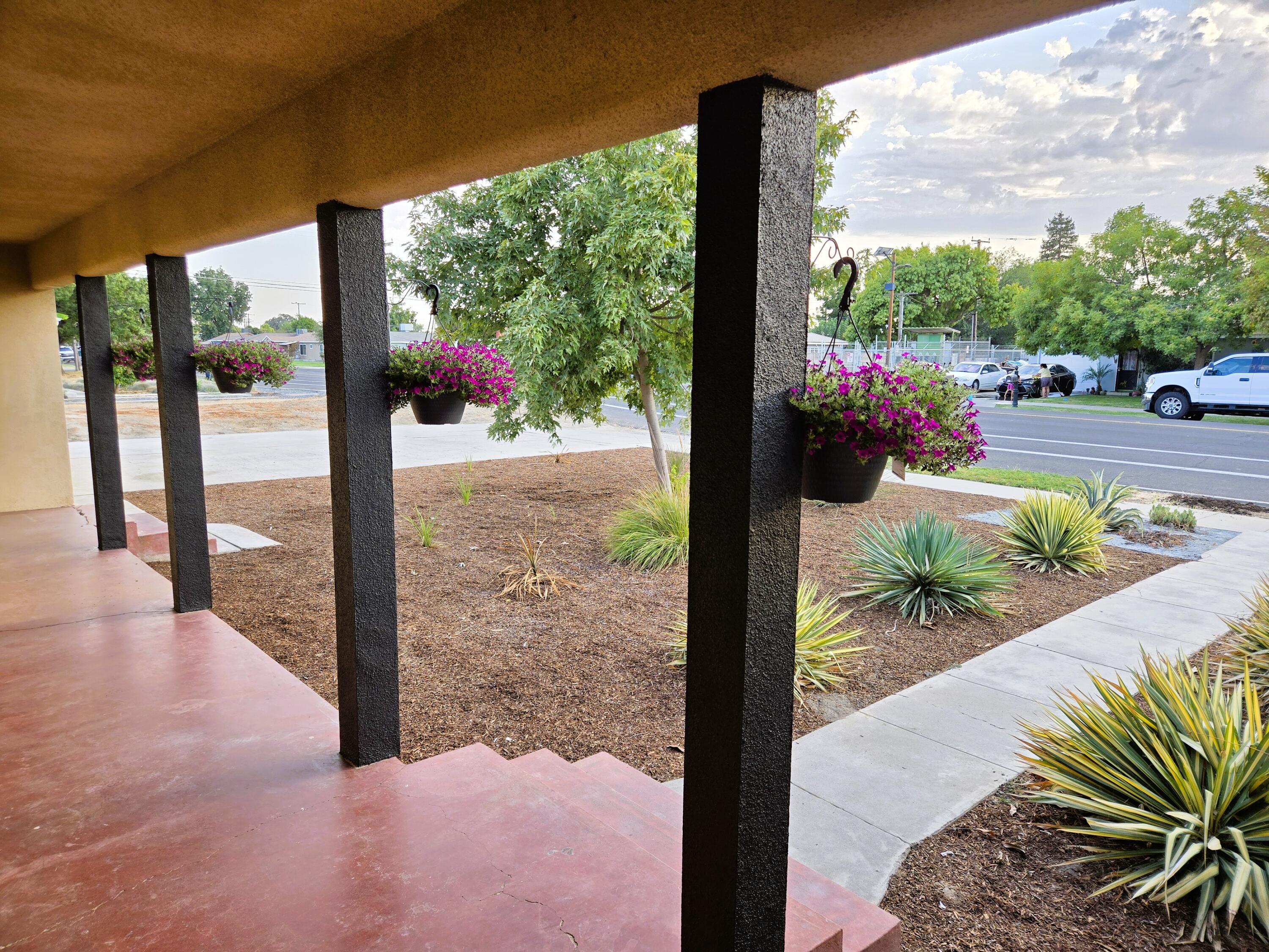 616 N M St, Tulare, CA 93274