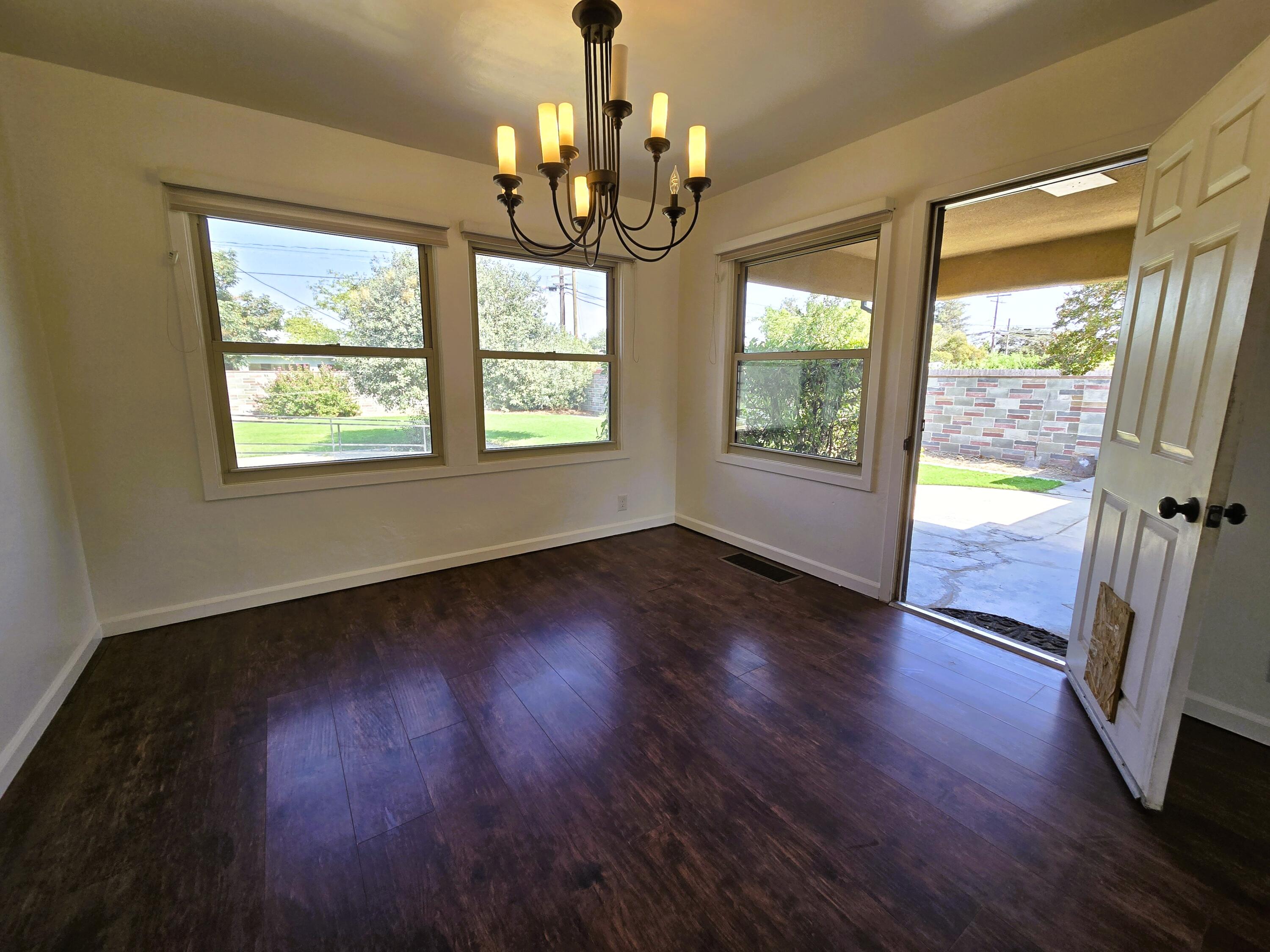 616 N M St, Tulare, CA 93274