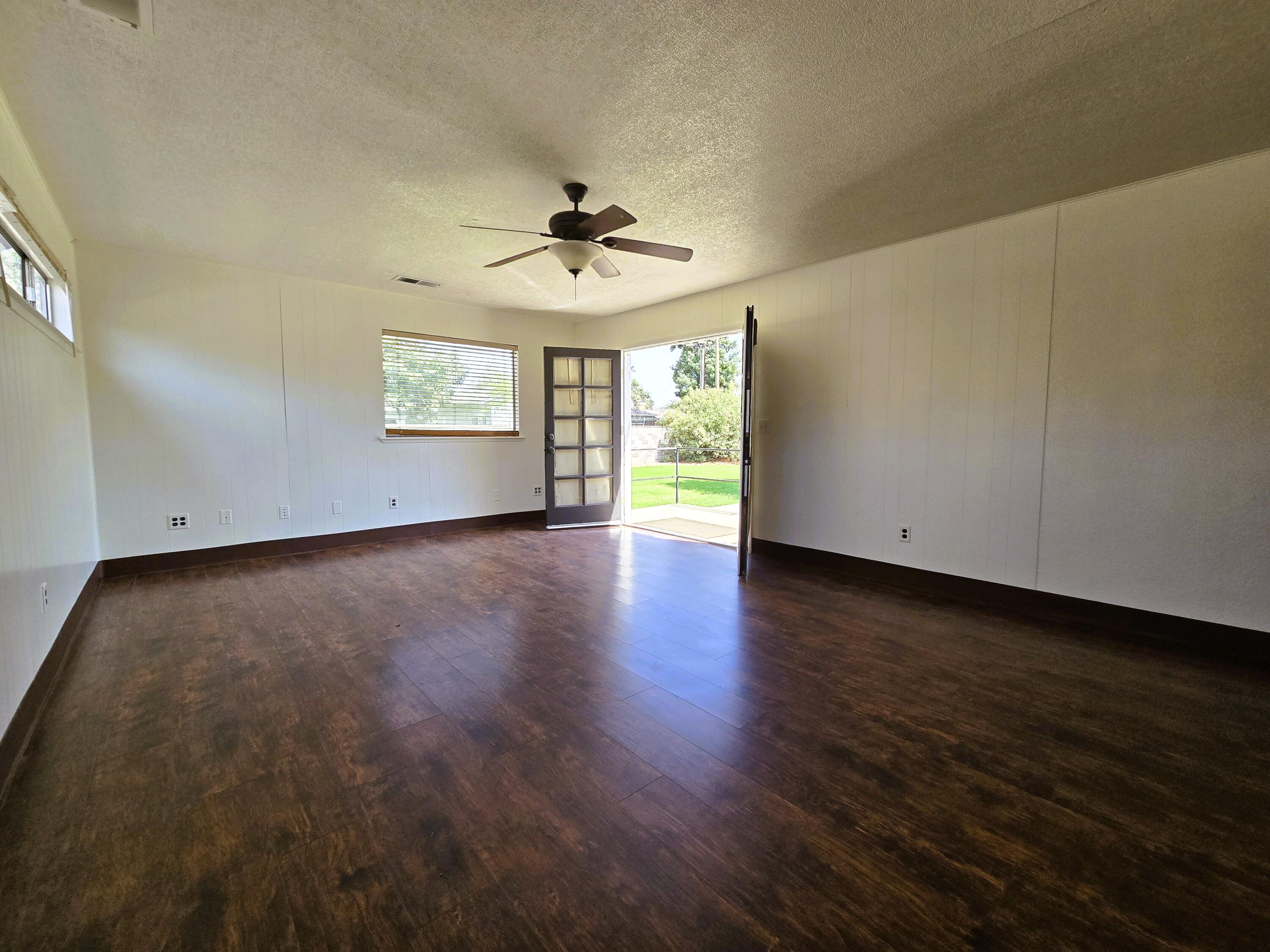 616 N M St, Tulare, CA 93274