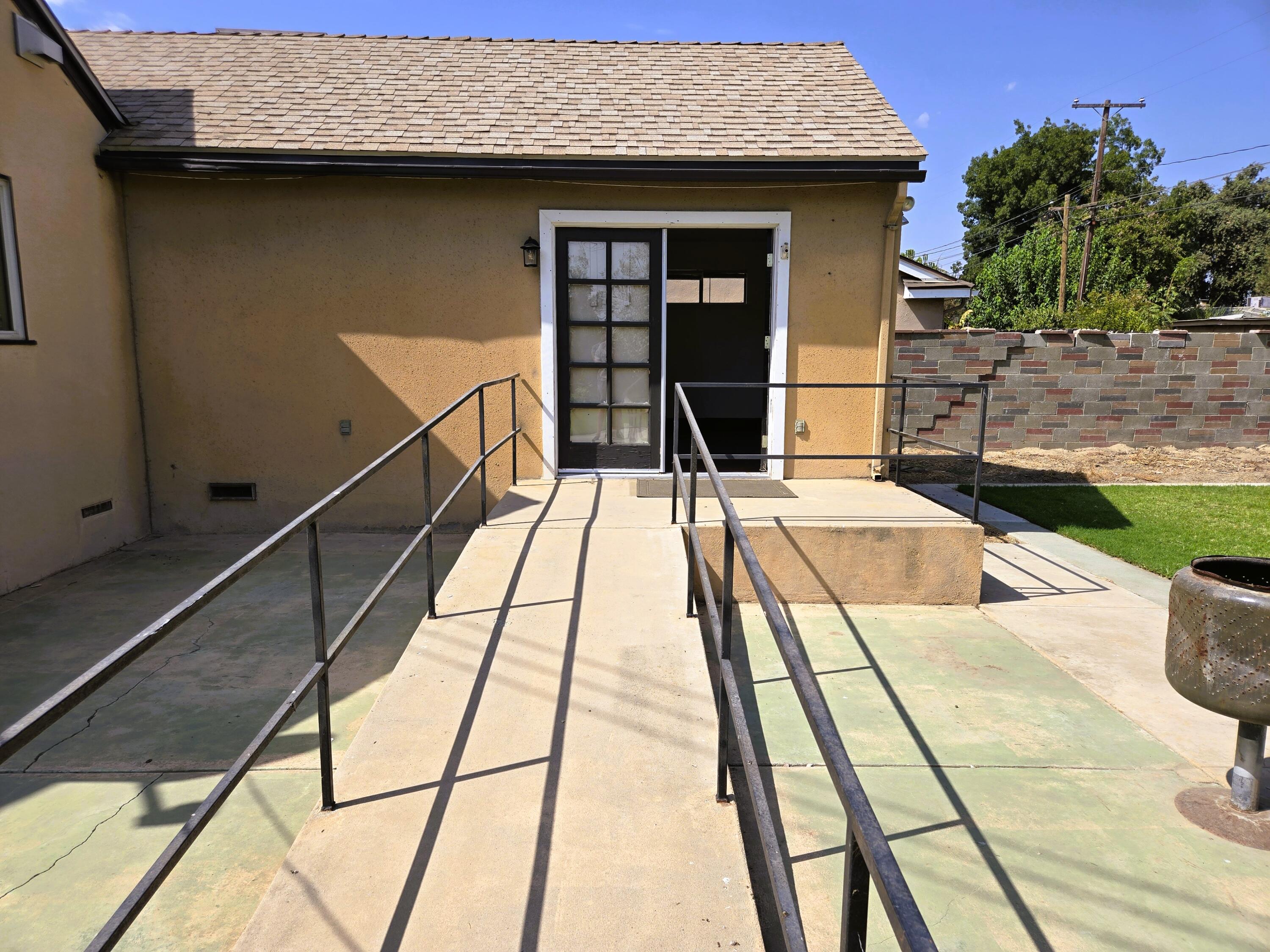 616 N M St, Tulare, CA 93274