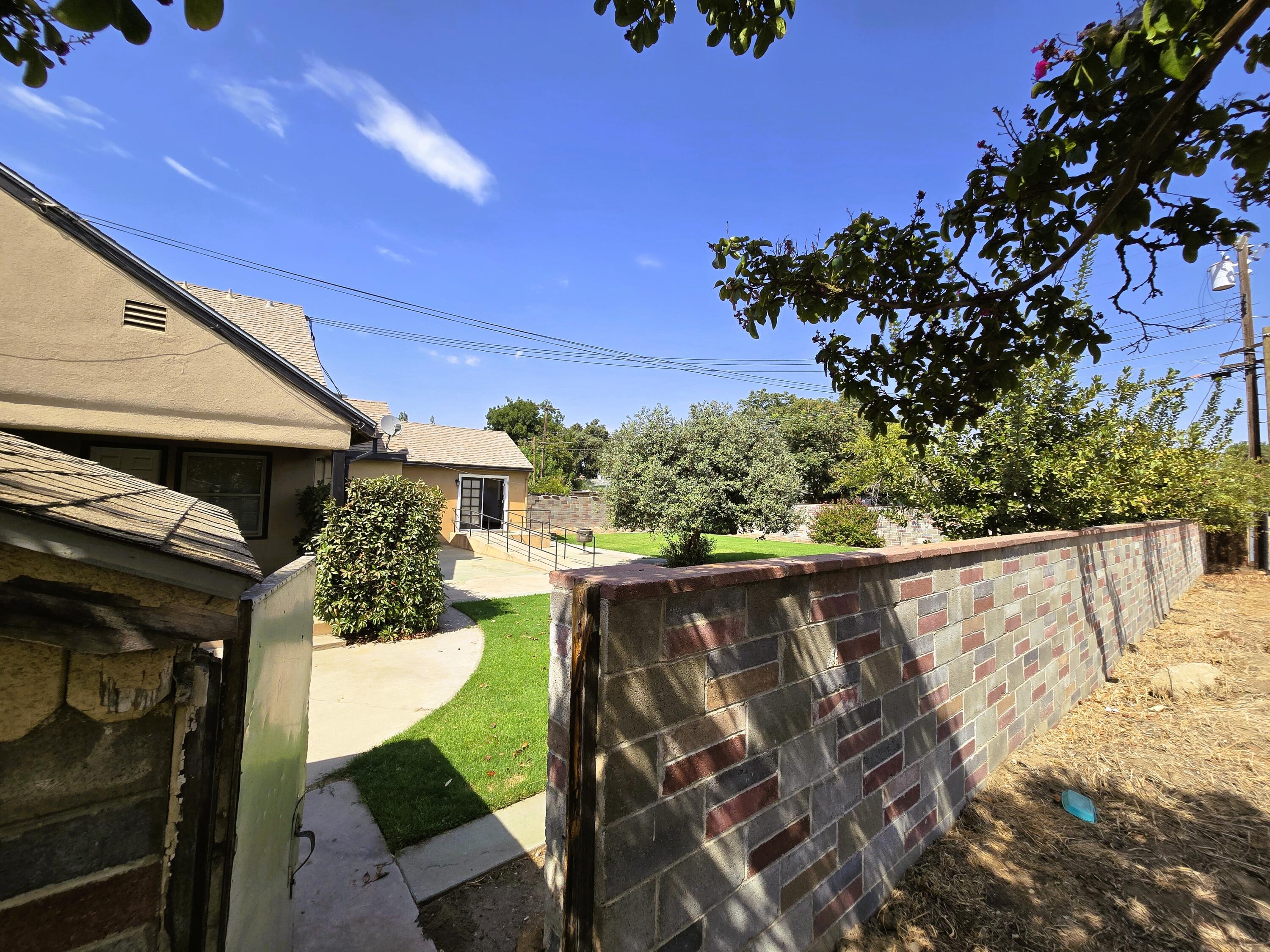616 N M St, Tulare, CA 93274