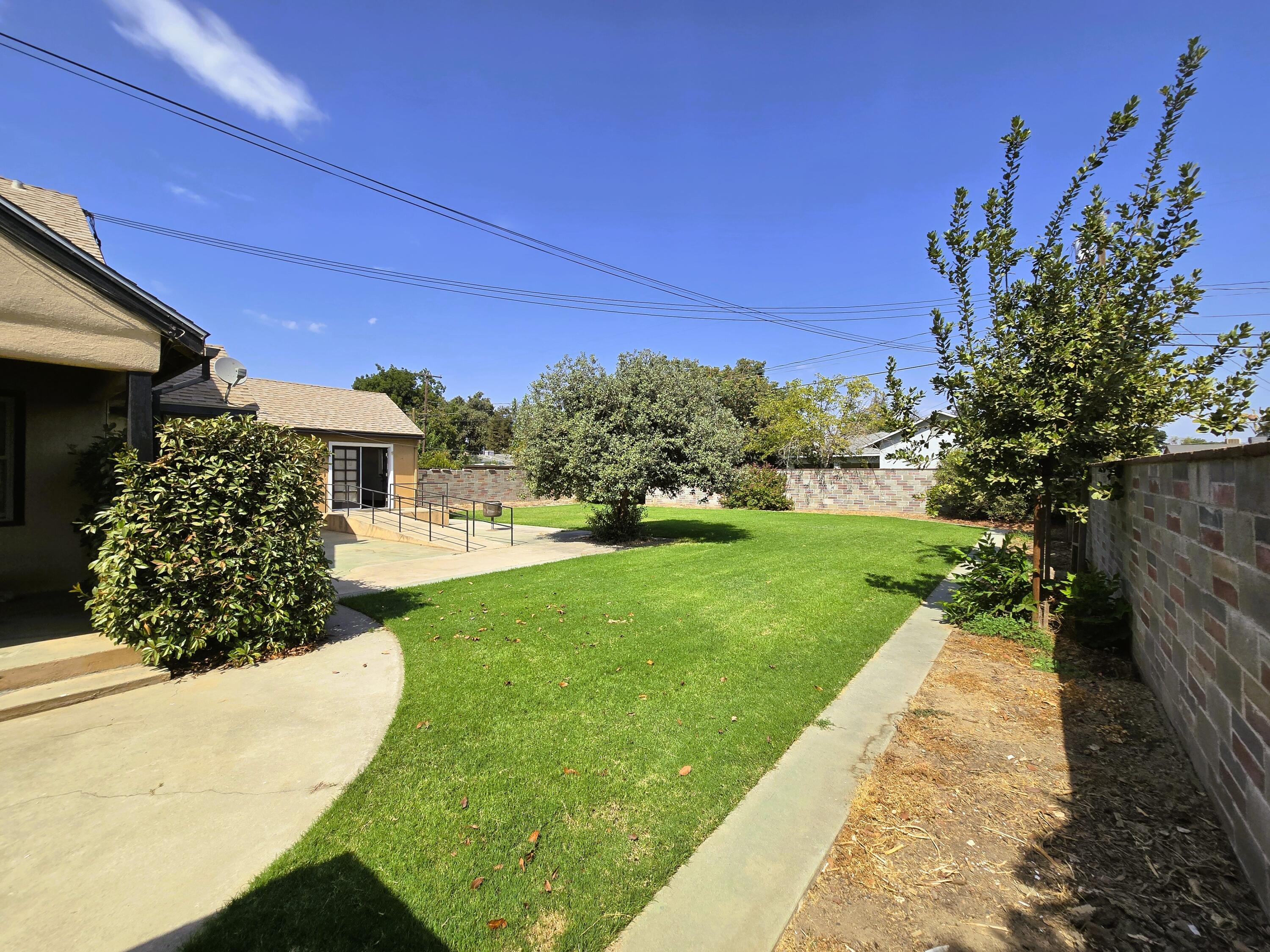 616 N M St, Tulare, CA 93274