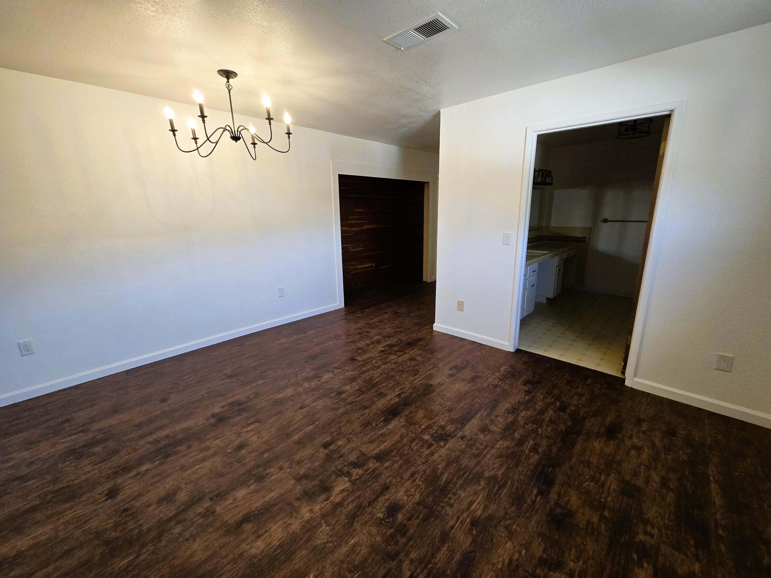 616 N M St, Tulare, CA 93274