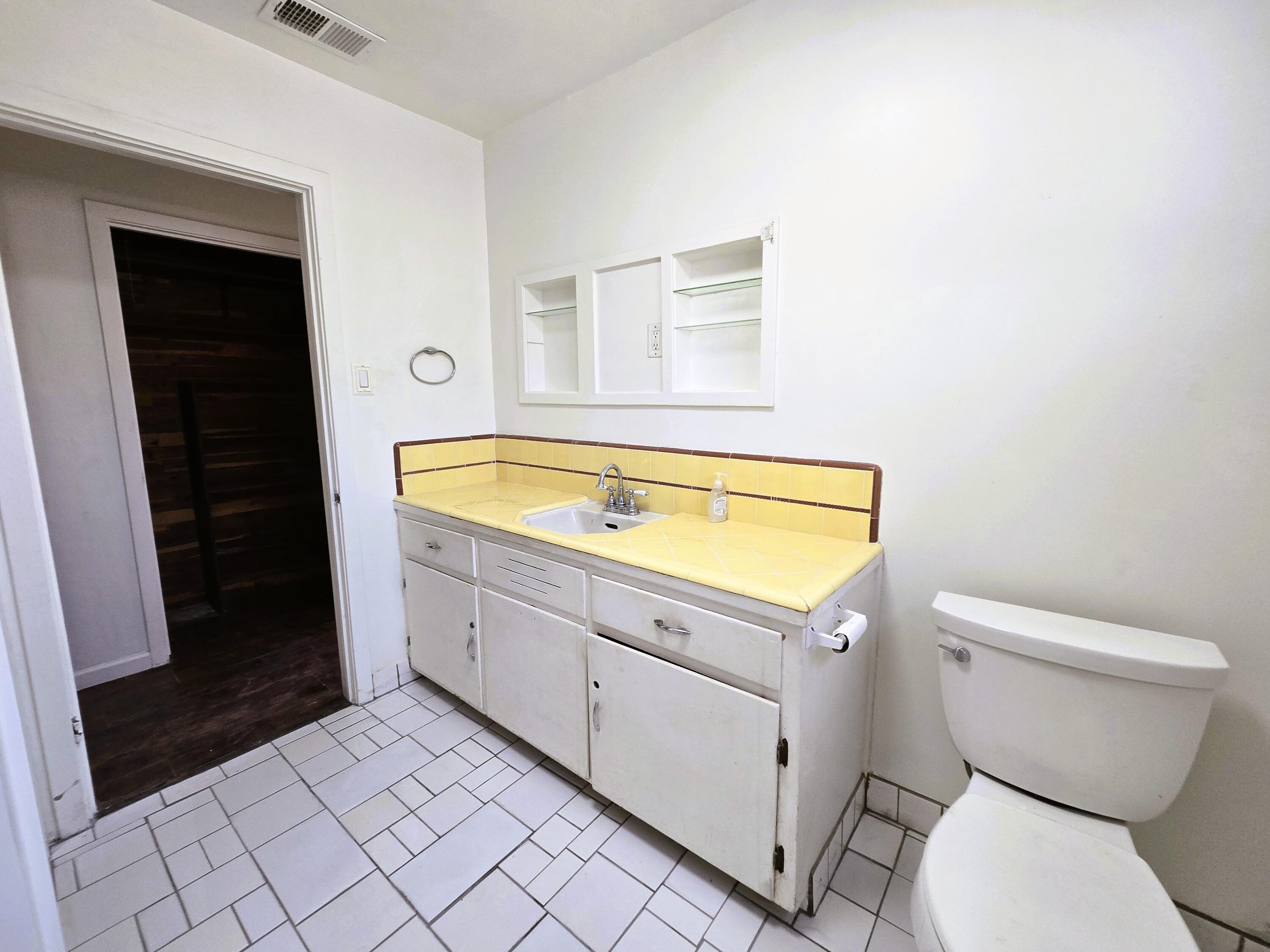 616 N M St, Tulare, CA 93274