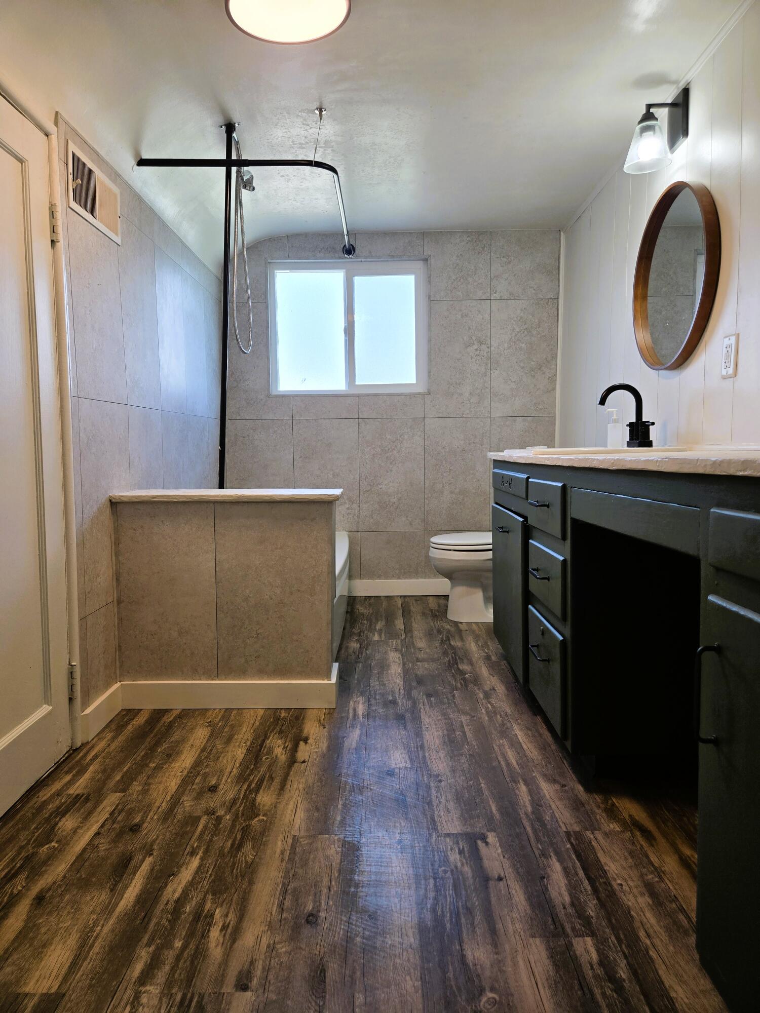 616 N M St, Tulare, CA 93274