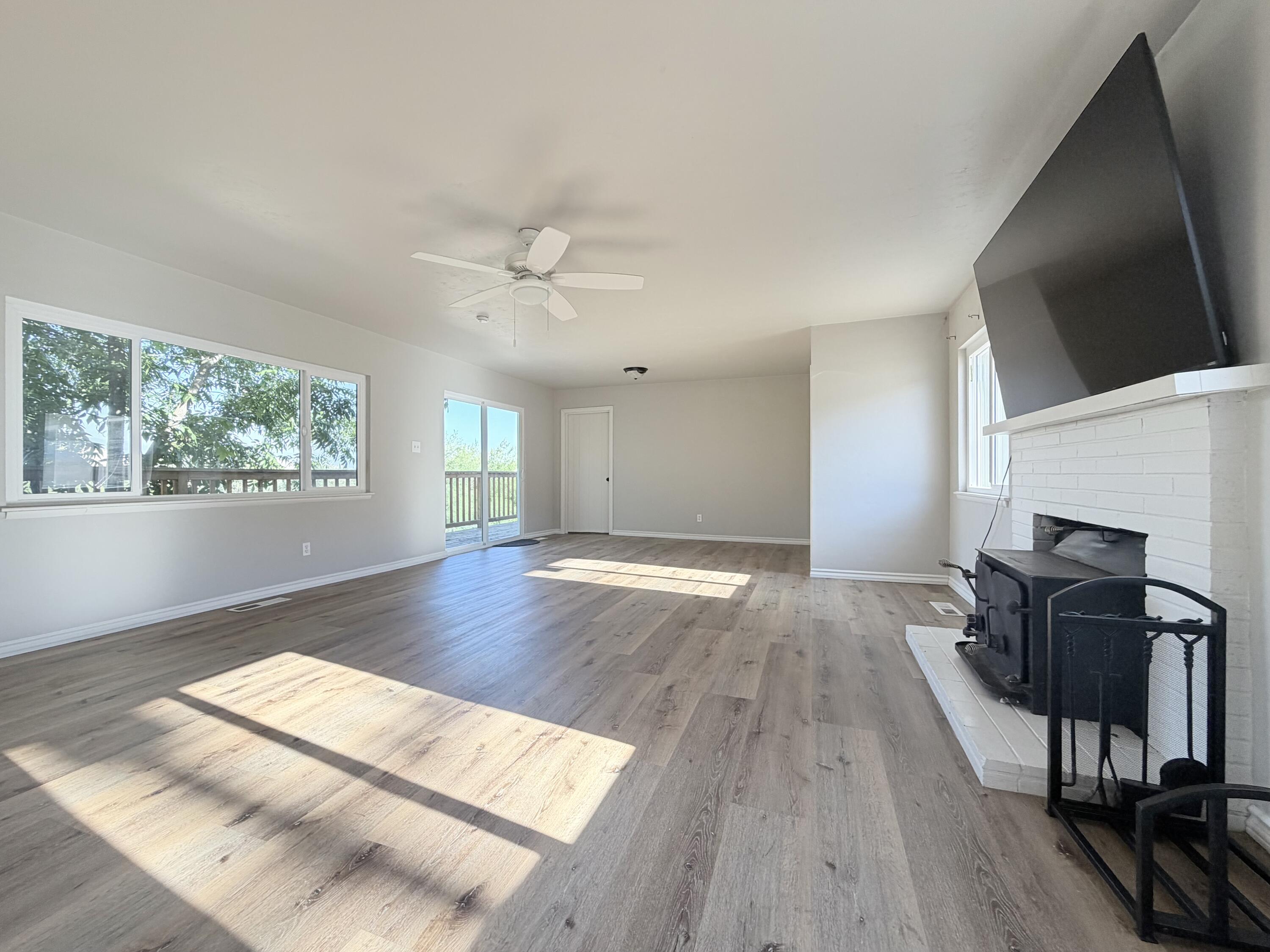 1112 N Harvard Ave, Lindsay, CA 93247