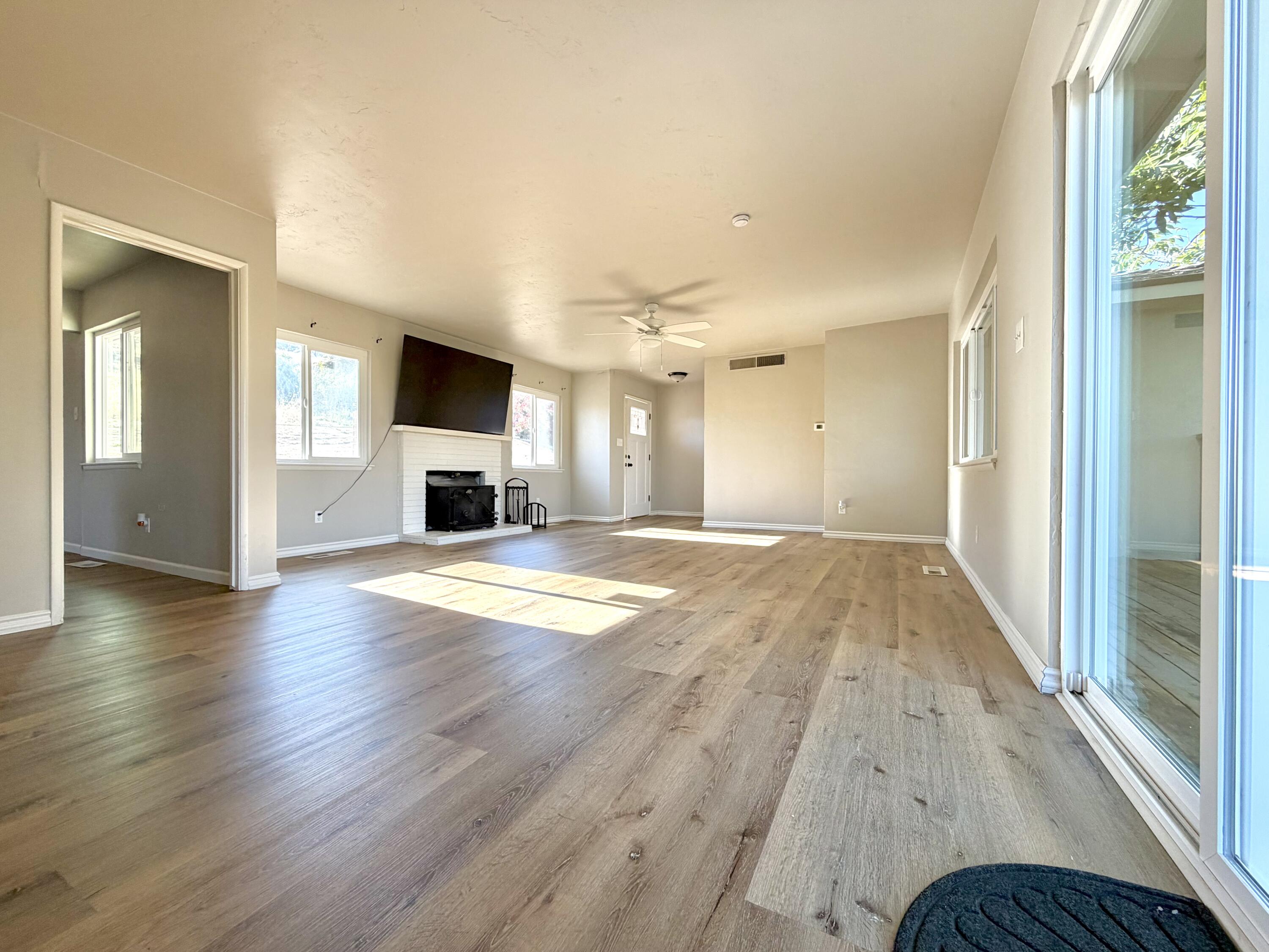 1112 N Harvard Ave, Lindsay, CA 93247