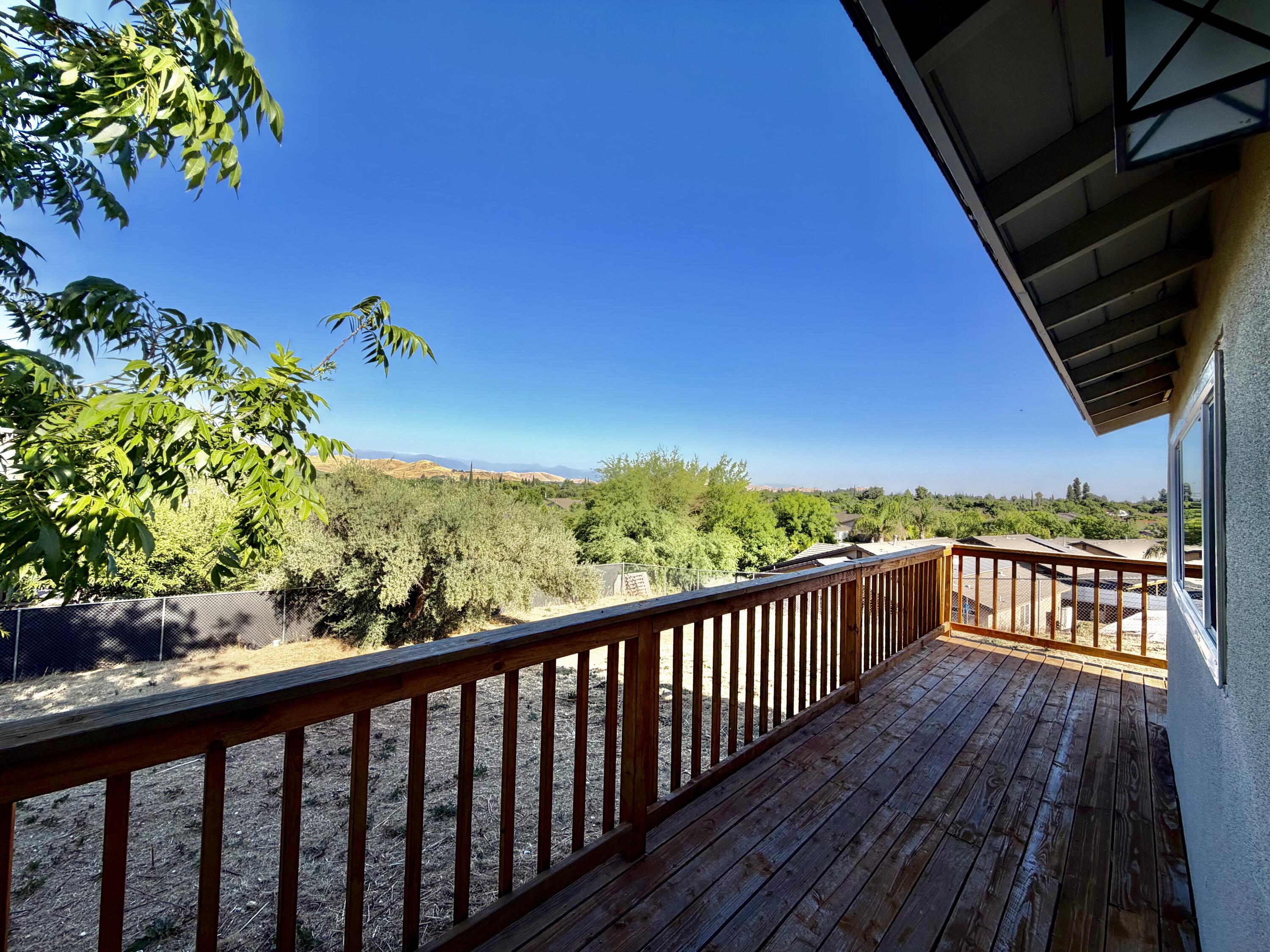 1112 N Harvard Ave, Lindsay, CA 93247