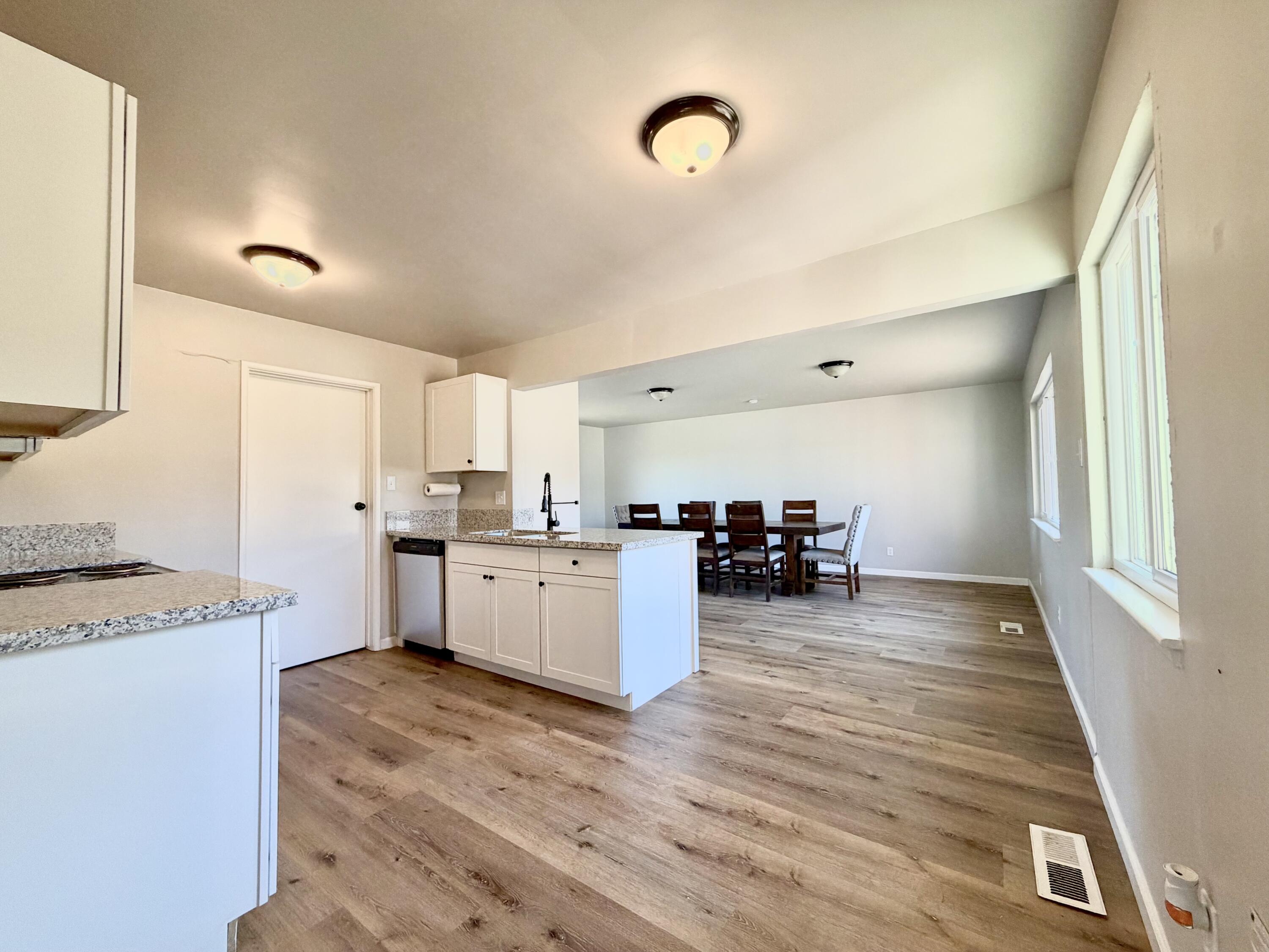 1112 N Harvard Ave, Lindsay, CA 93247