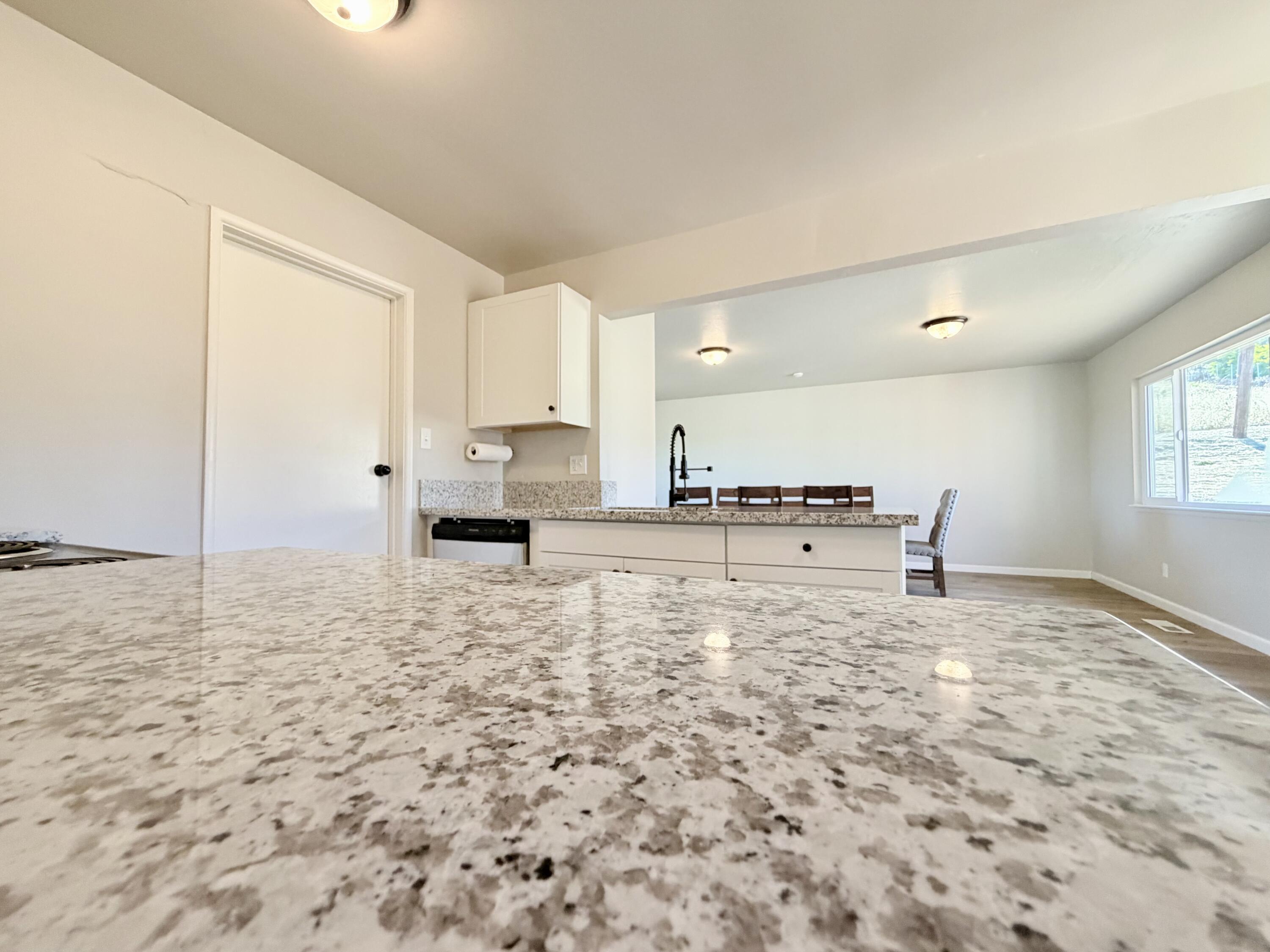 1112 N Harvard Ave, Lindsay, CA 93247