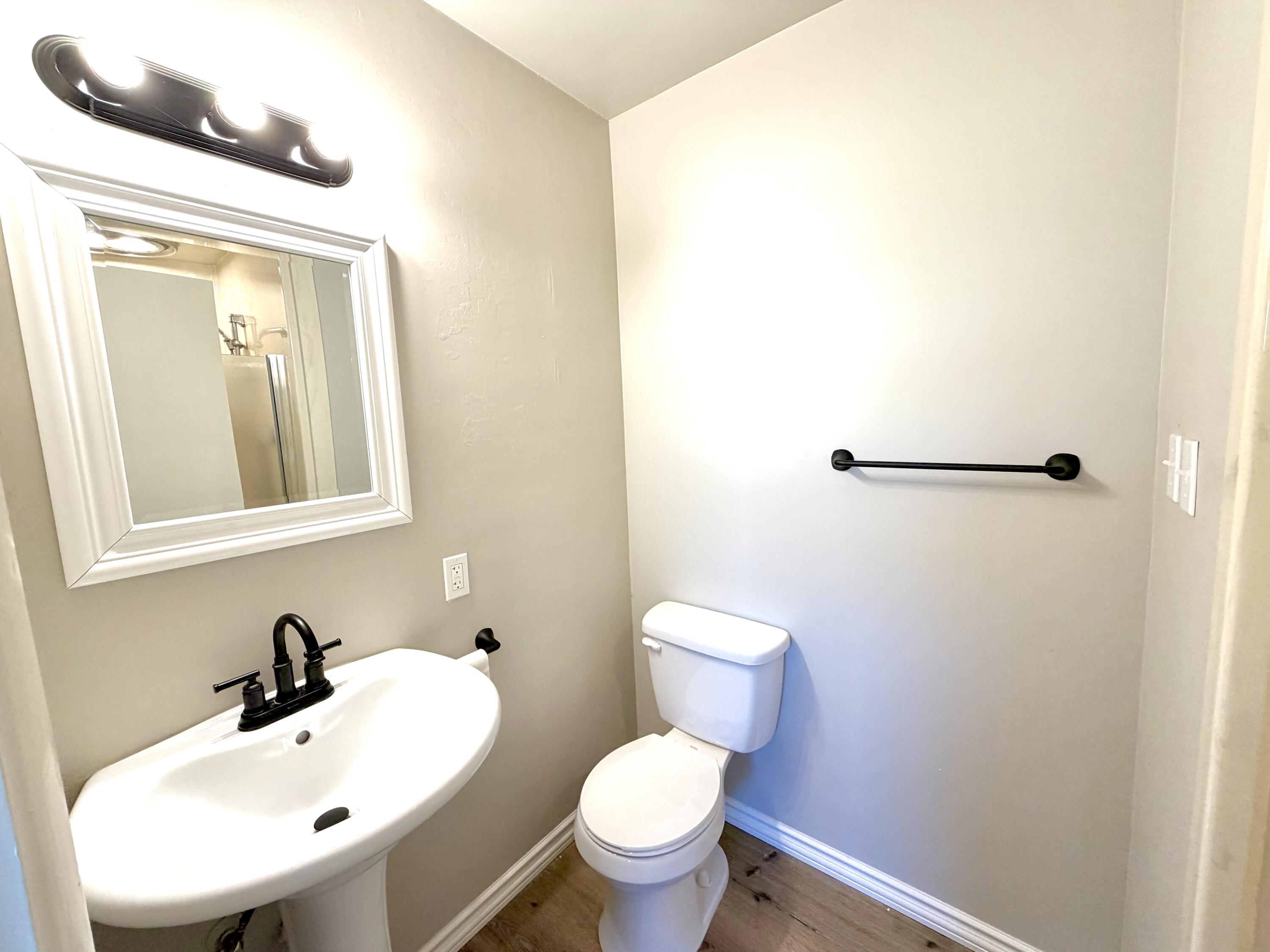 1112 N Harvard Ave, Lindsay, CA 93247