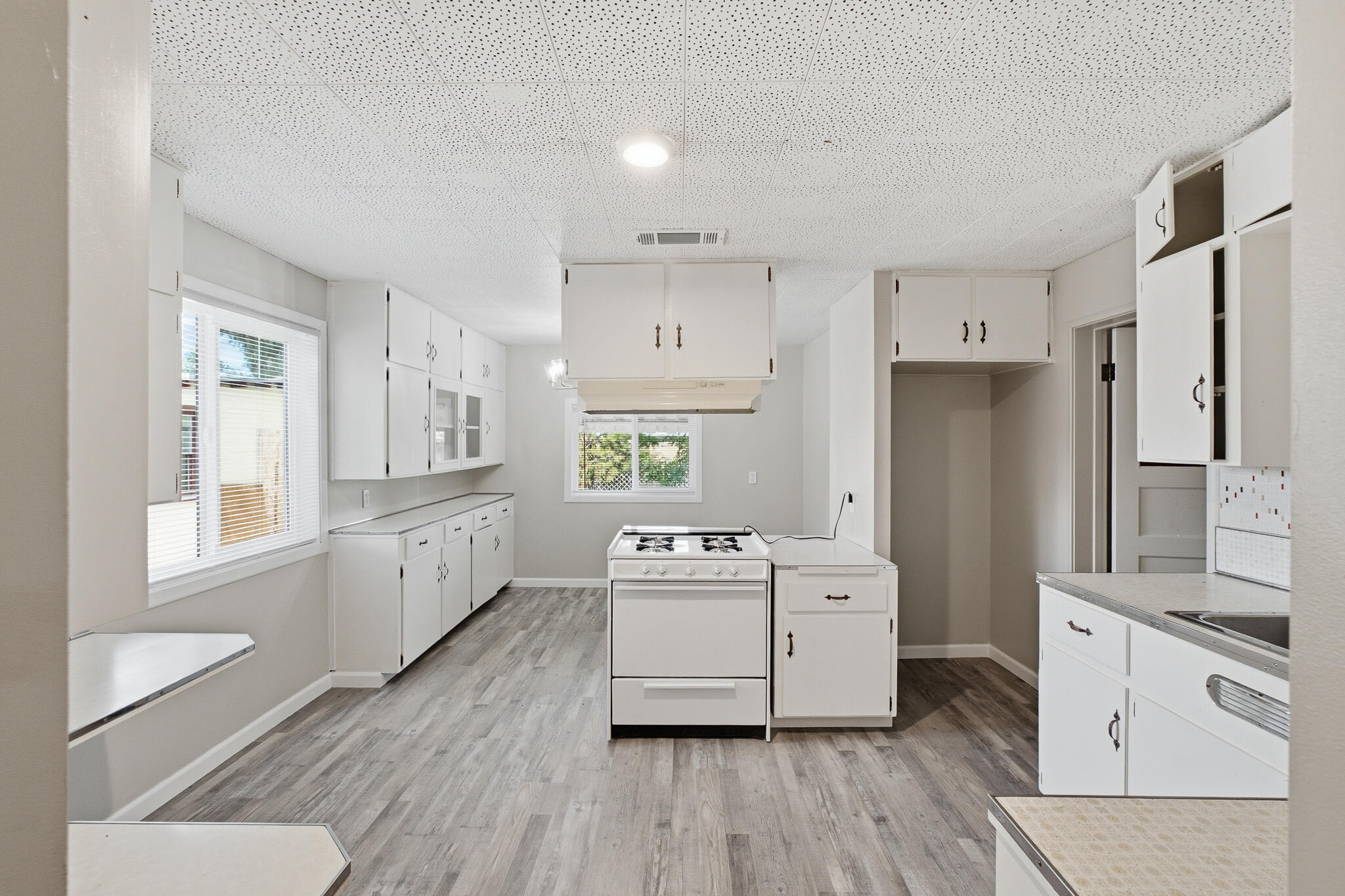 1707 7th Ave, Corcoran, CA 93212