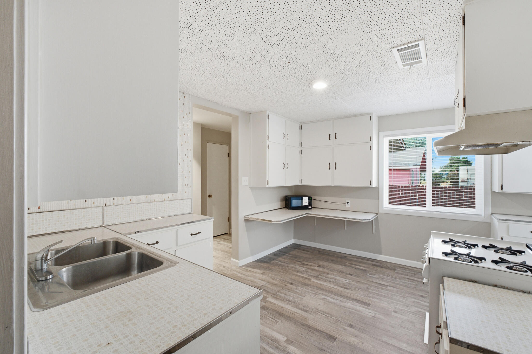 1707 7th Ave, Corcoran, CA 93212