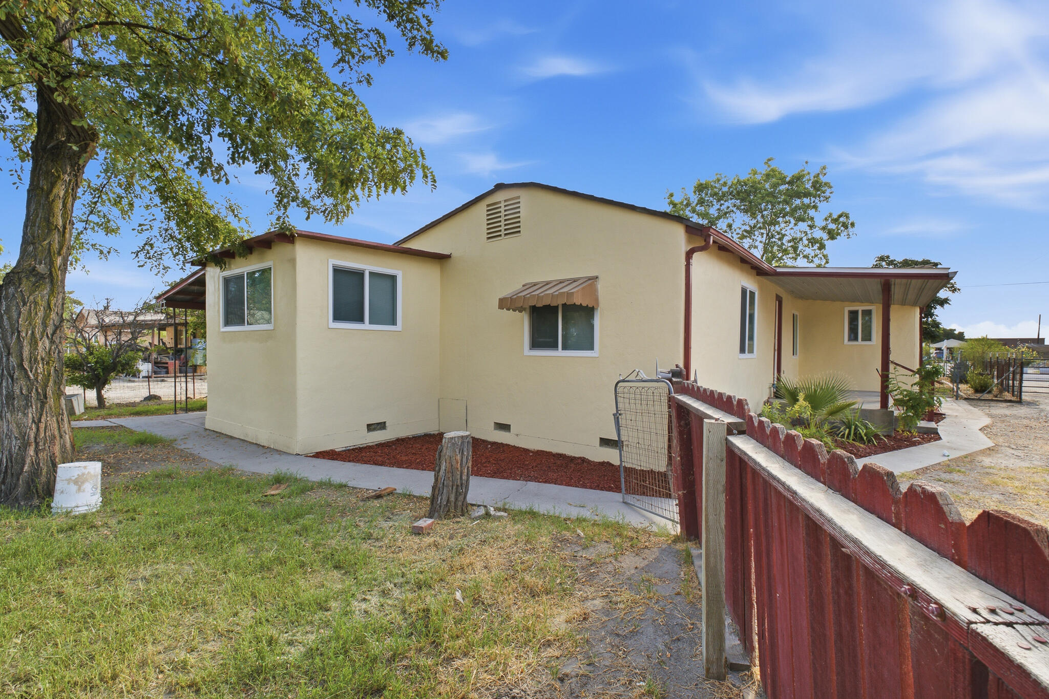 1707 7th Ave, Corcoran, CA 93212