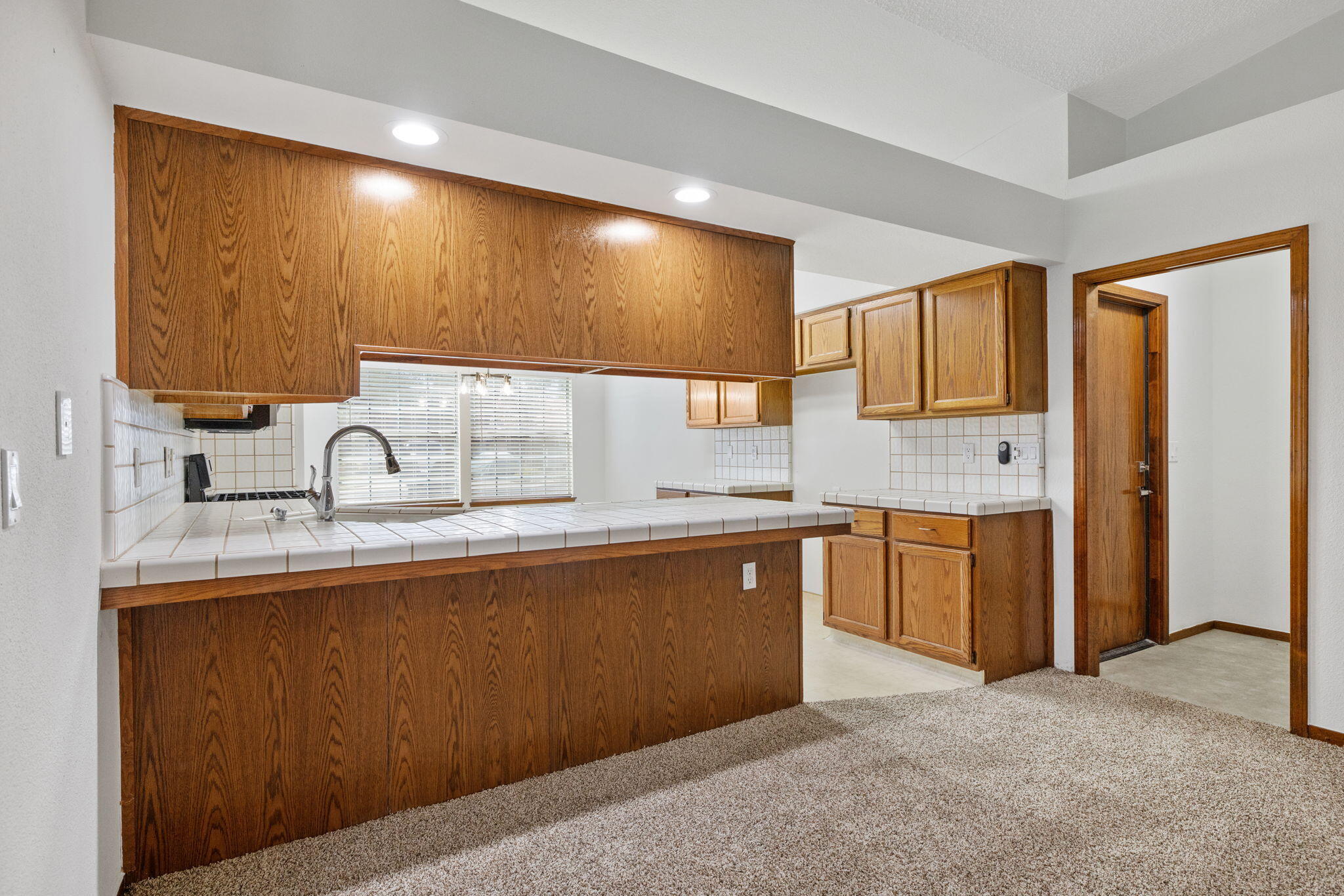 2401 Ashwood Ct, Hanford, CA 93230