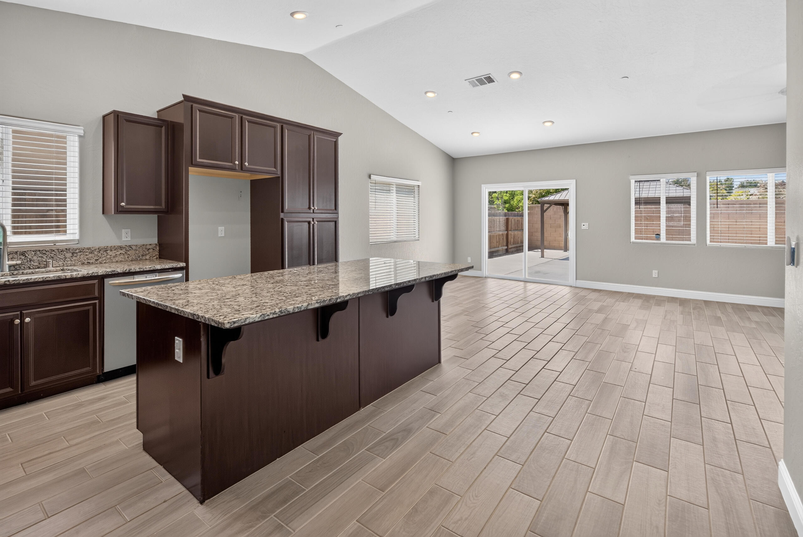 1175 Narwhal Ave, Lemoore, CA 93245