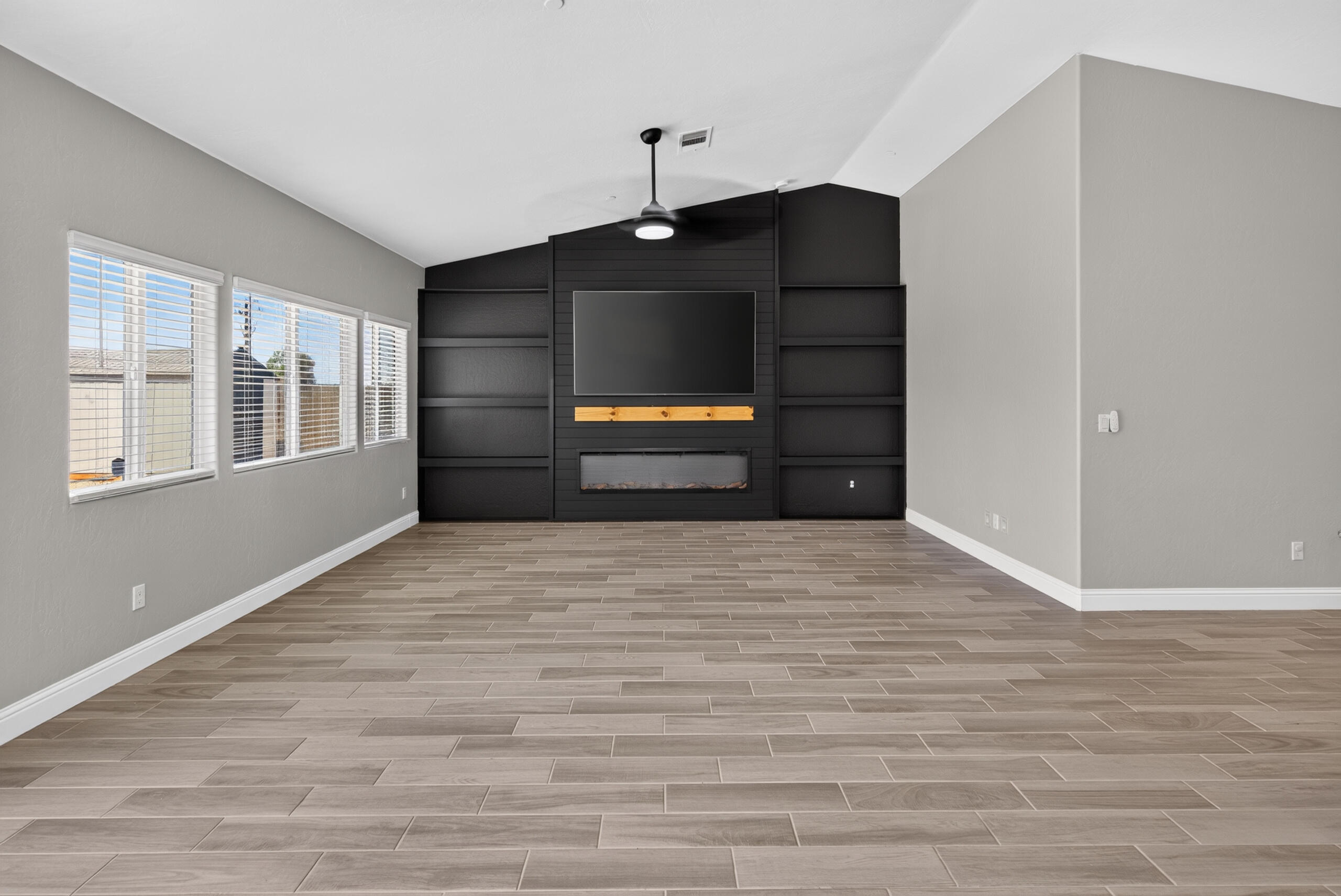1175 Narwhal Ave, Lemoore, CA 93245