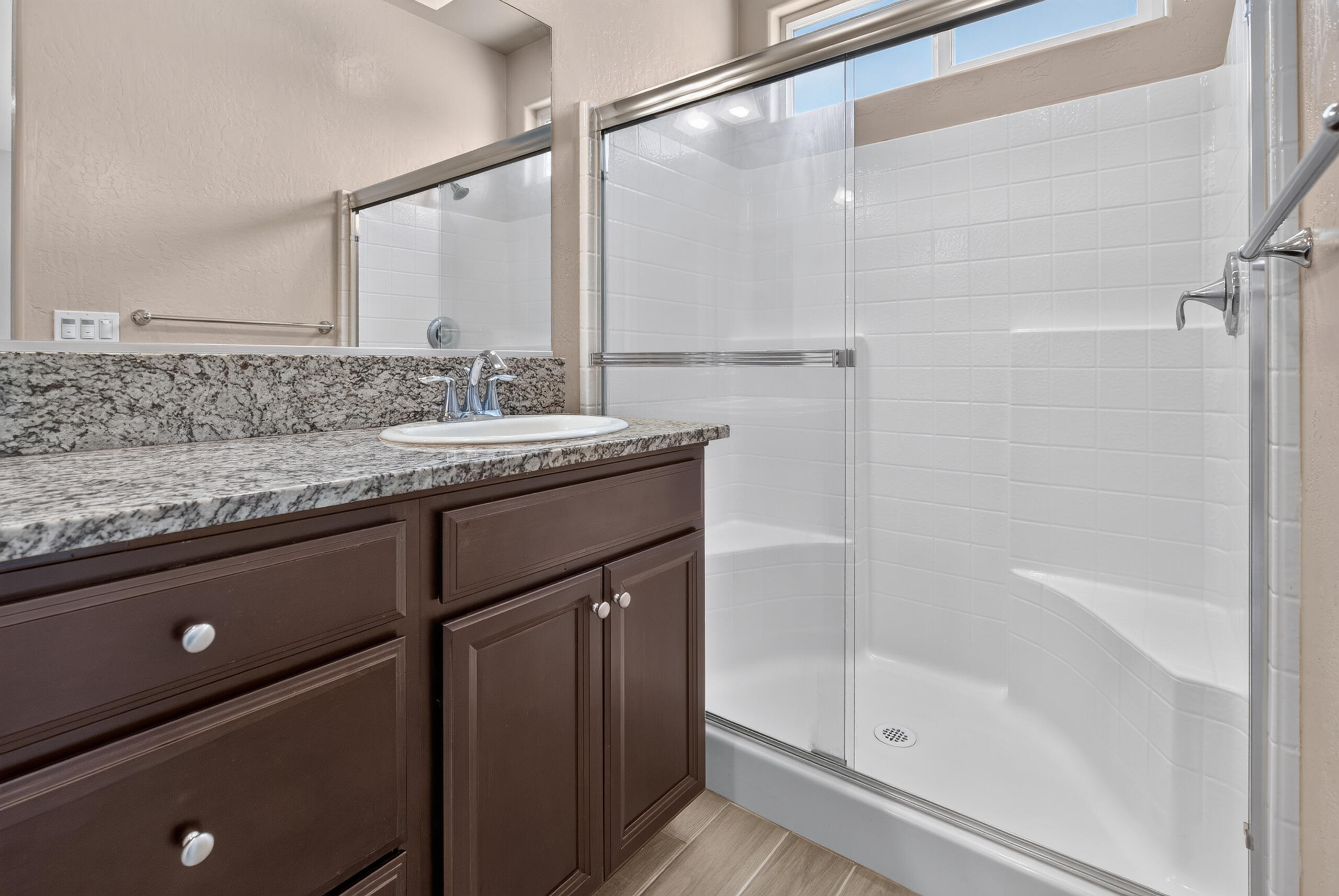 1175 Narwhal Ave, Lemoore, CA 93245