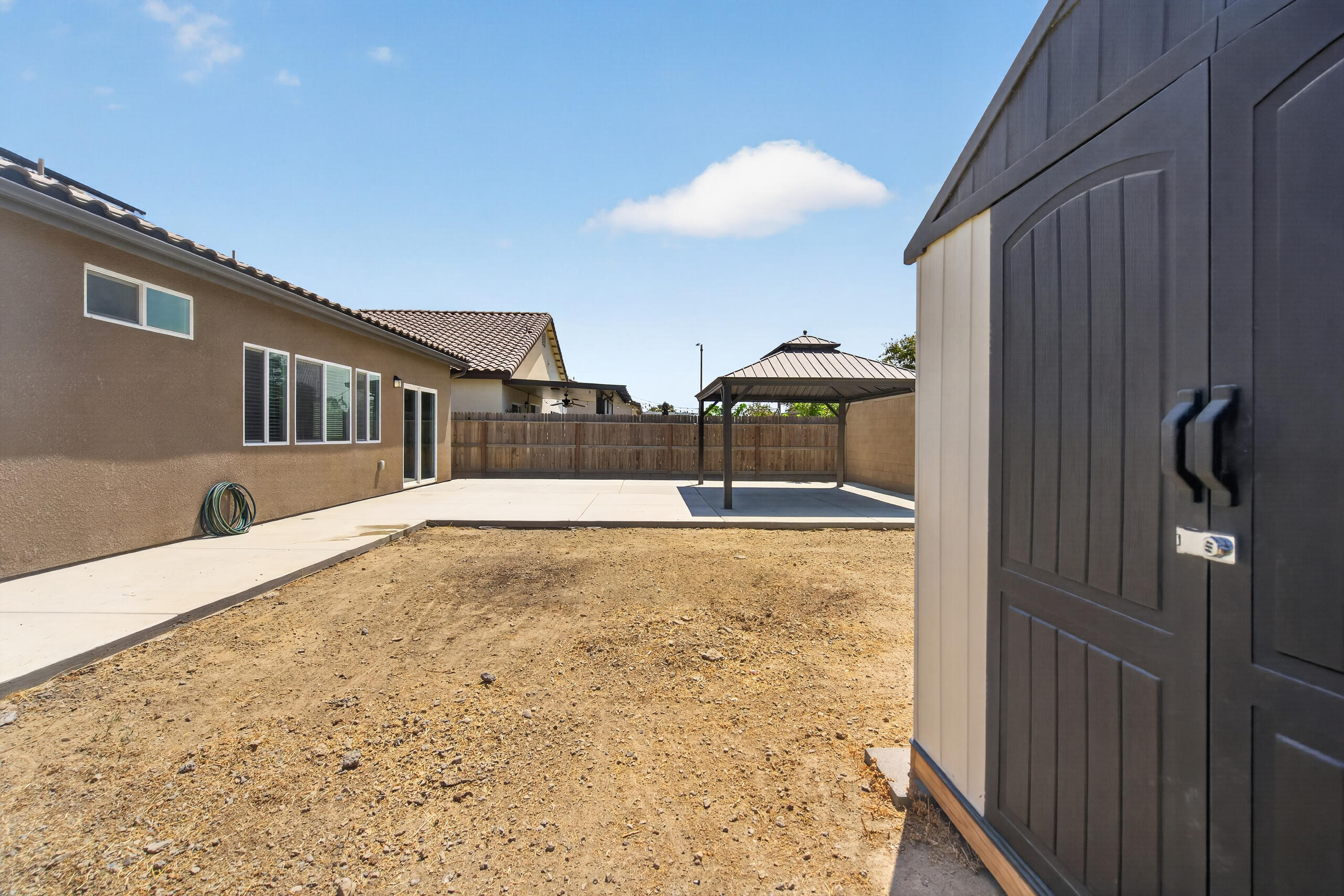 1175 Narwhal Ave, Lemoore, CA 93245