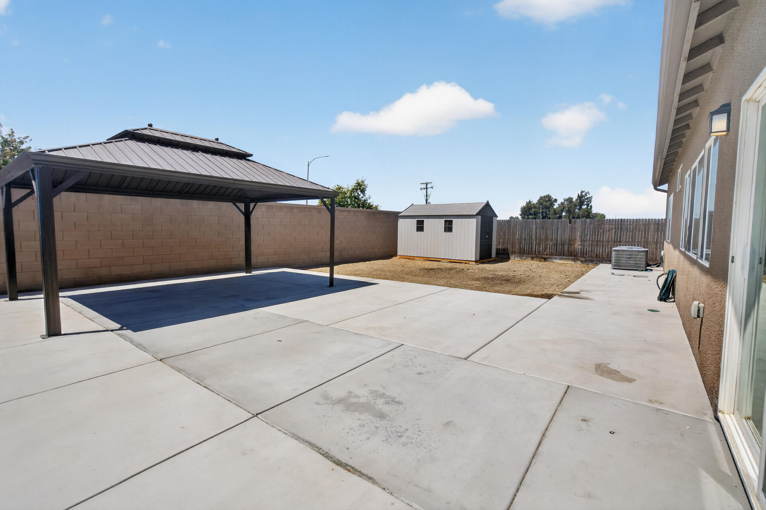 1175 Narwhal Ave, Lemoore, CA 93245