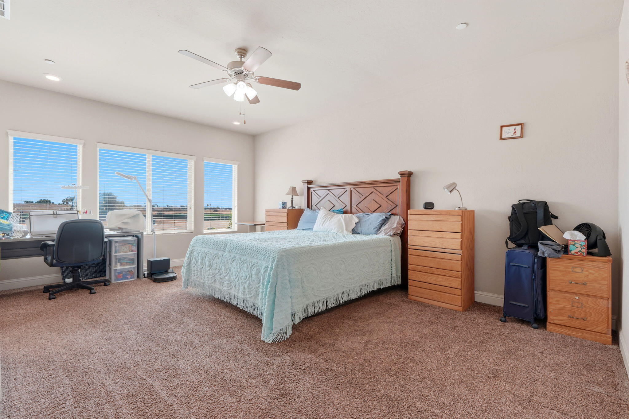 2123 W Hopkins Way, Hanford, CA 93230