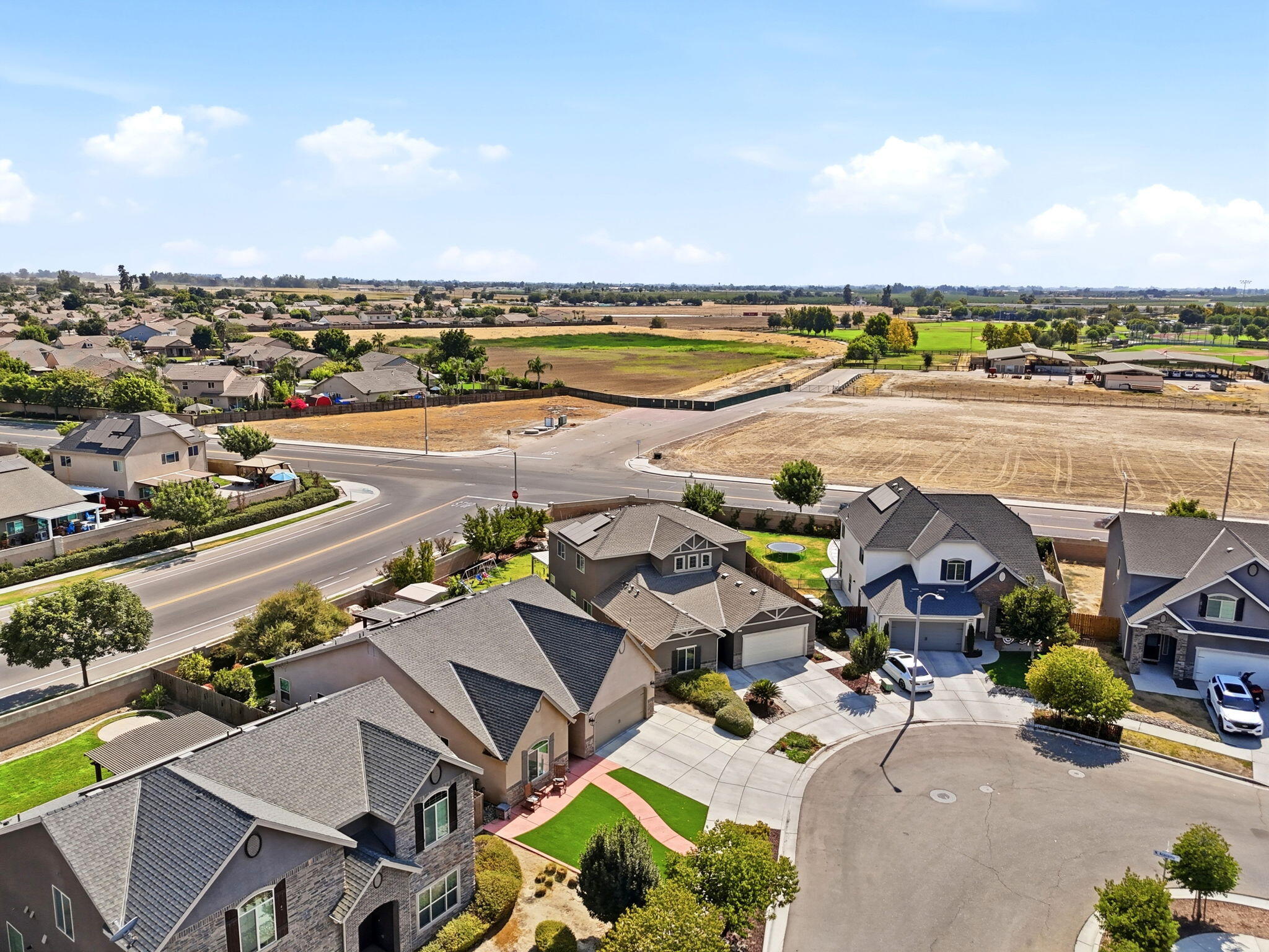 2123 W Hopkins Way, Hanford, CA 93230