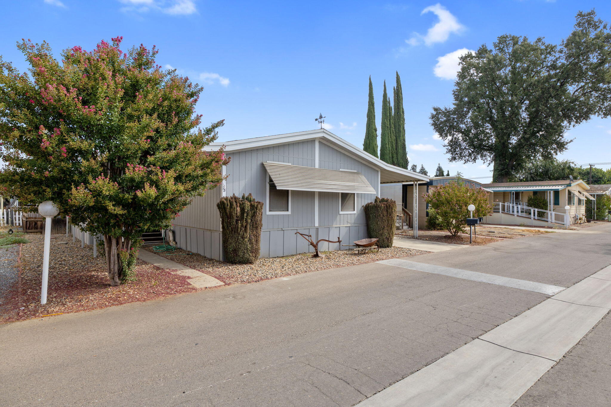 415 N Akers St, Visalia, CA 93291