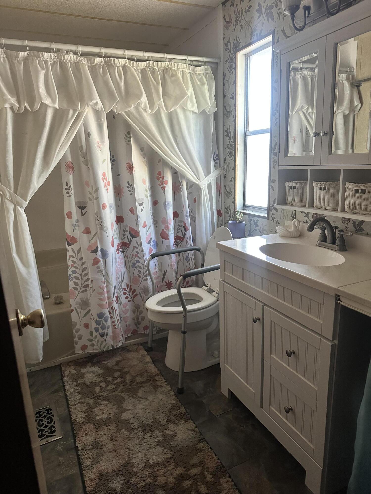 314 Albert Ave #113, Exeter, CA 93221
