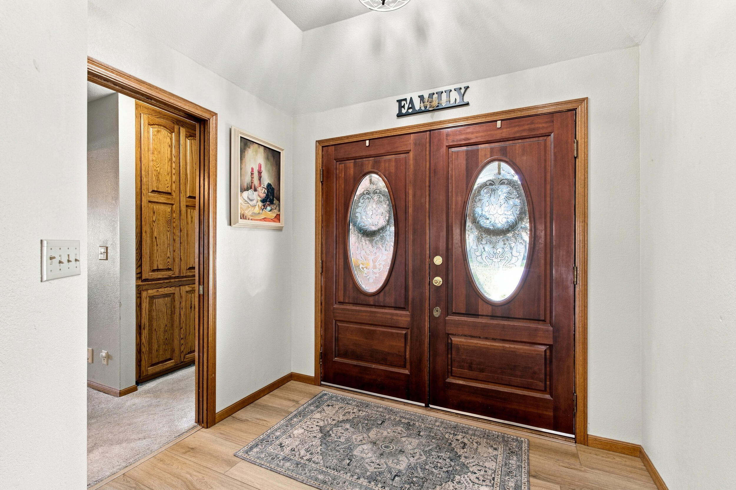 102 W Solar Dr, Hanford, CA 93230