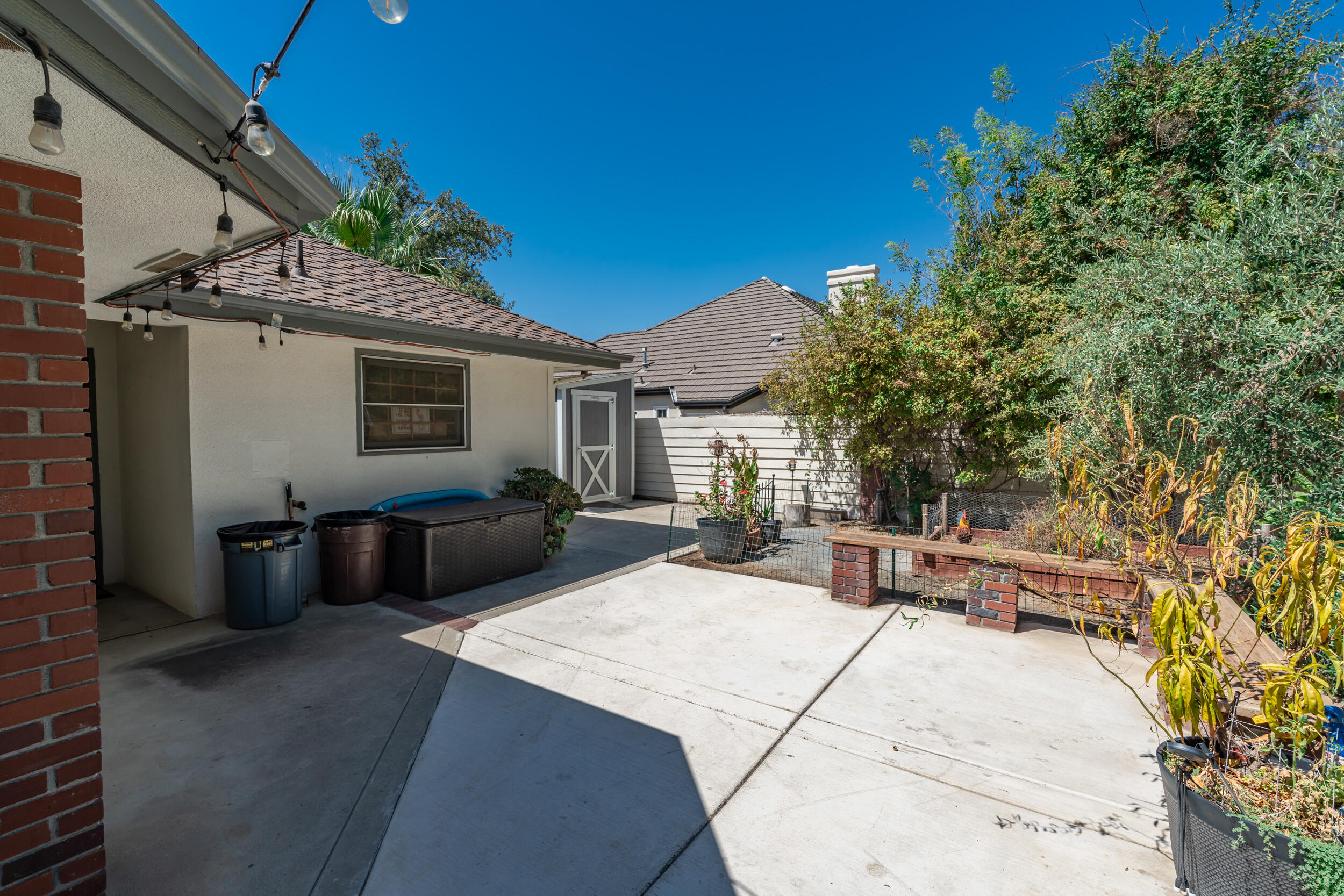 102 W Solar Dr, Hanford, CA 93230