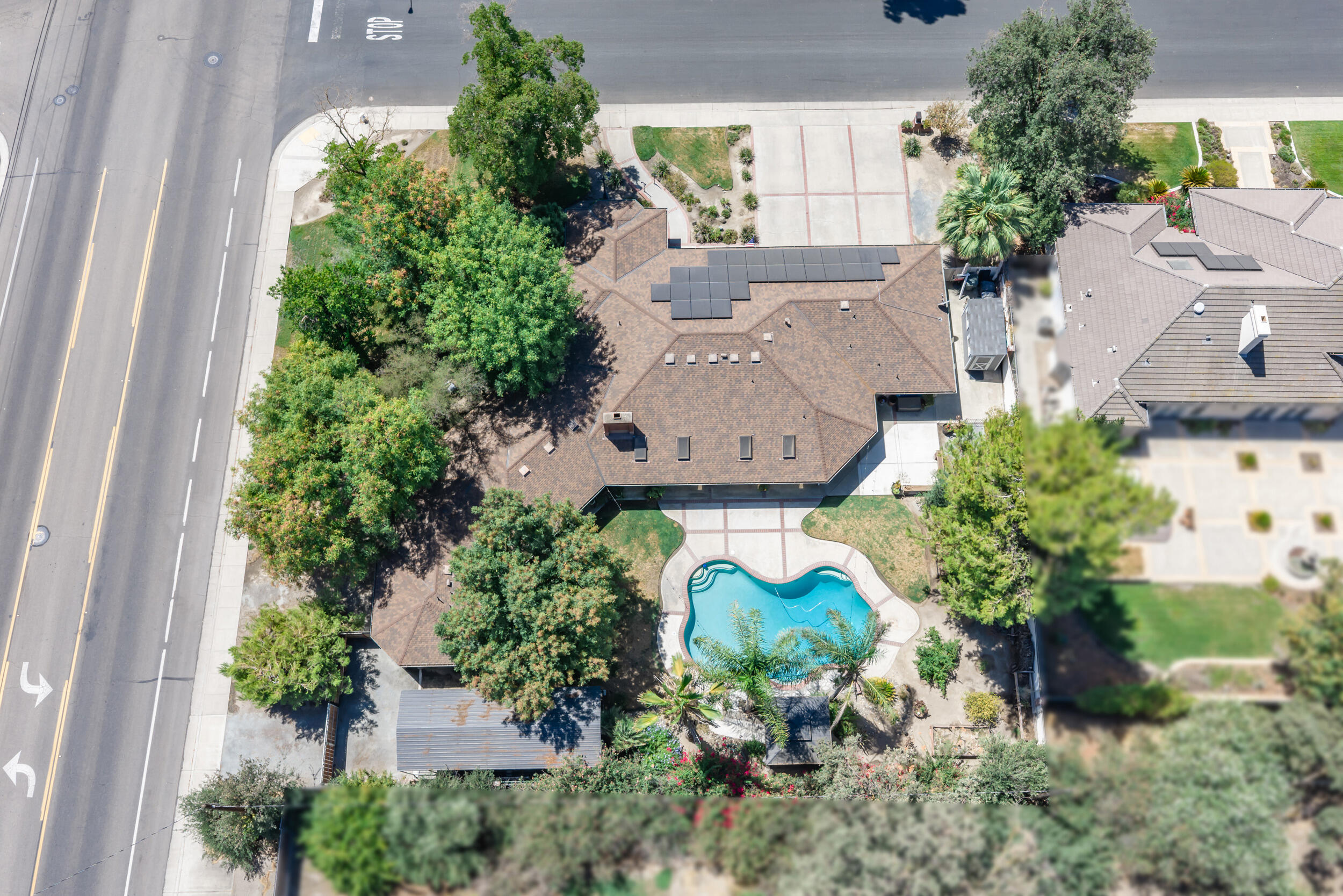102 W Solar Dr, Hanford, CA 93230
