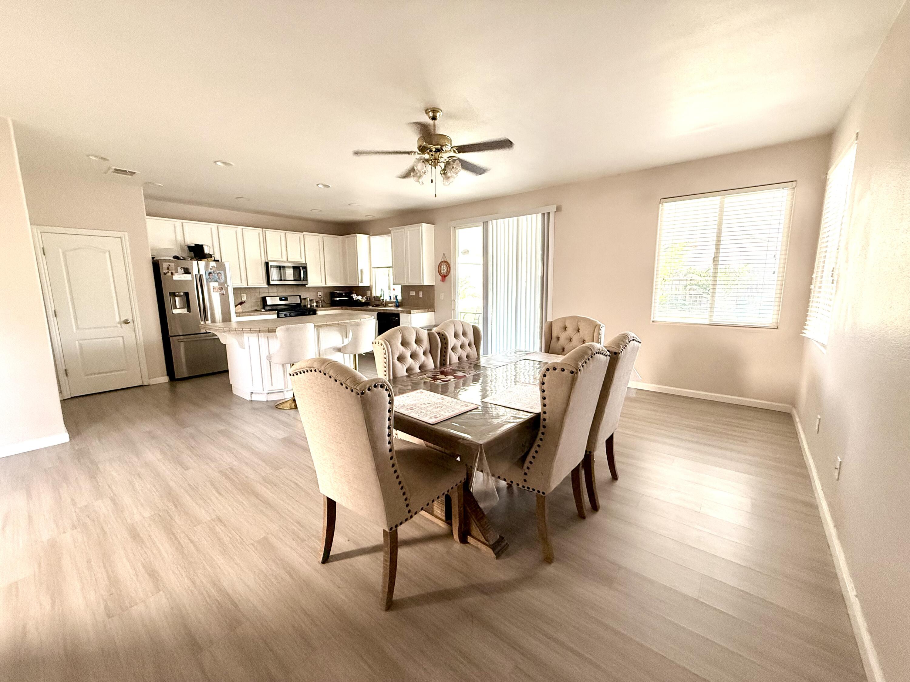 4317 E Cambridge Ave, Visalia, CA 93292