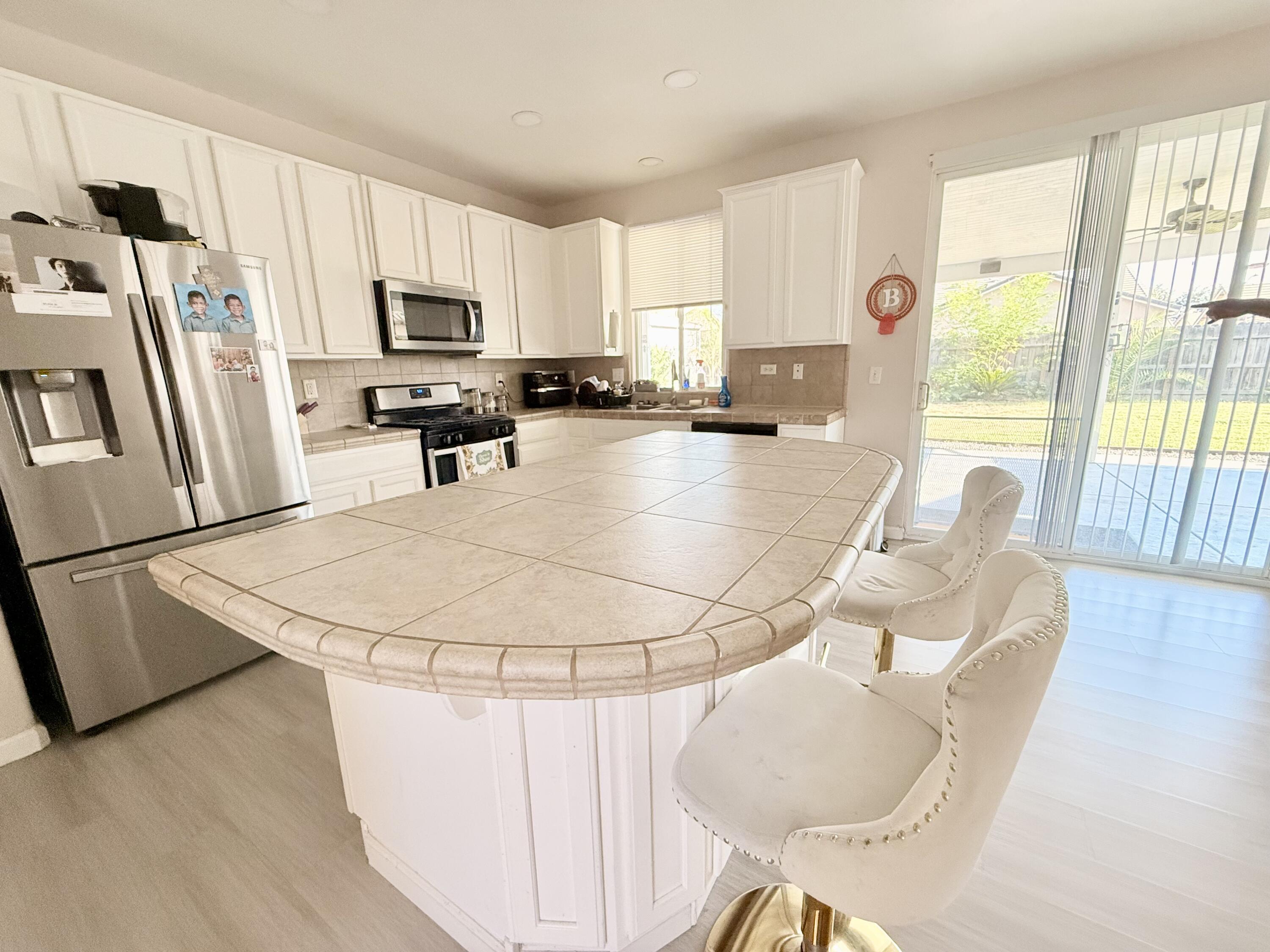 4317 E Cambridge Ave, Visalia, CA 93292