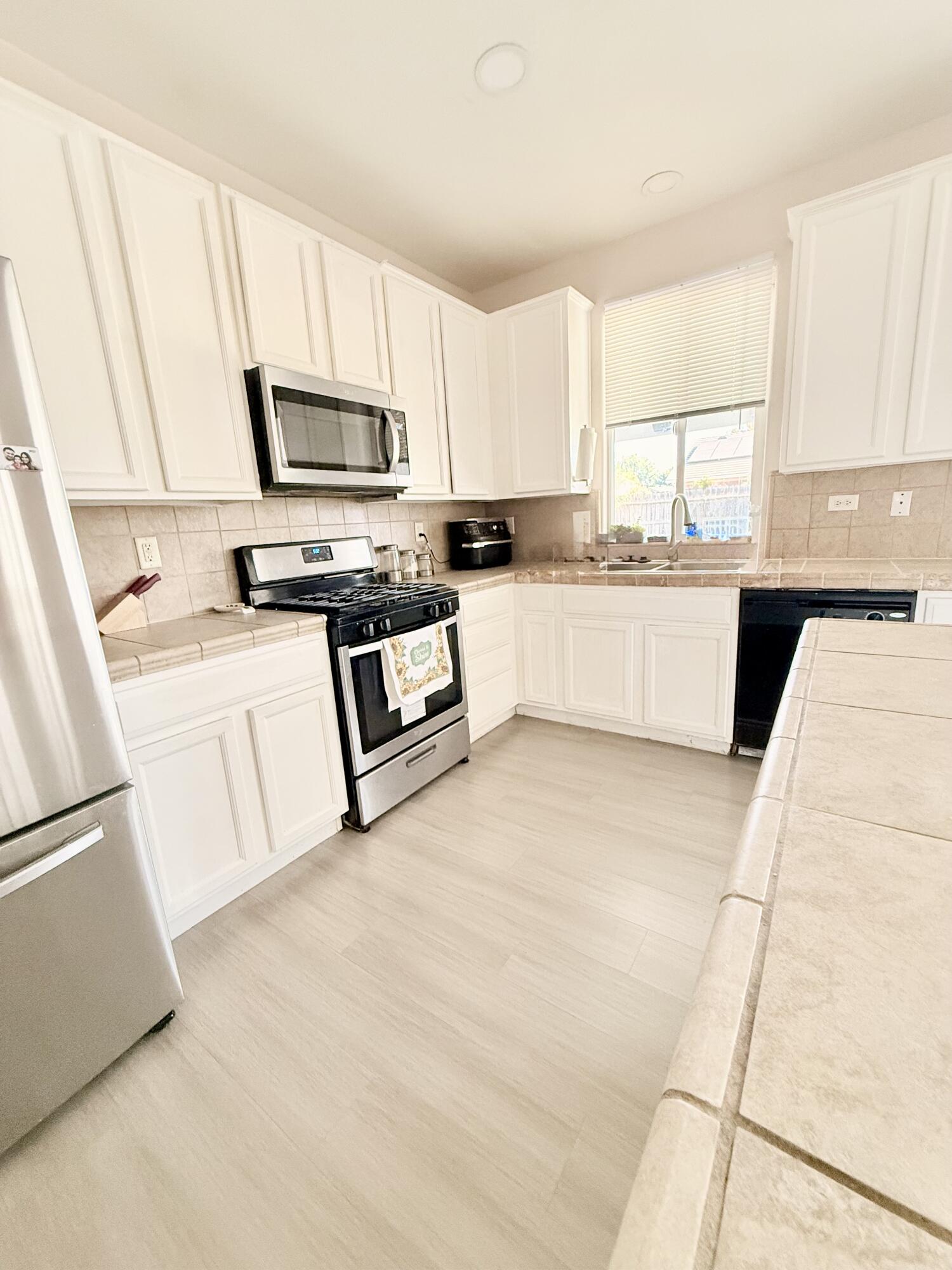 4317 E Cambridge Ave, Visalia, CA 93292