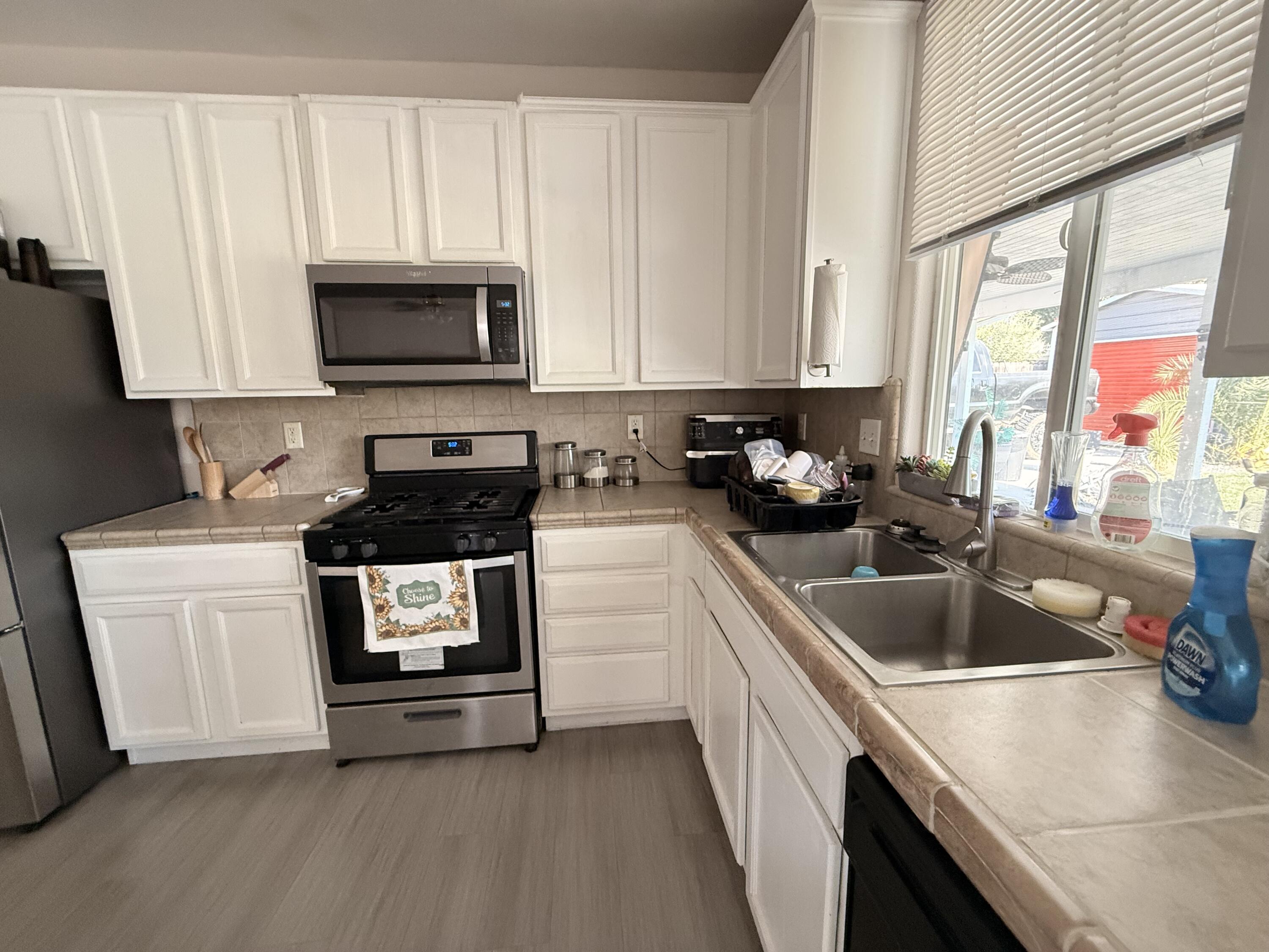 4317 E Cambridge Ave, Visalia, CA 93292