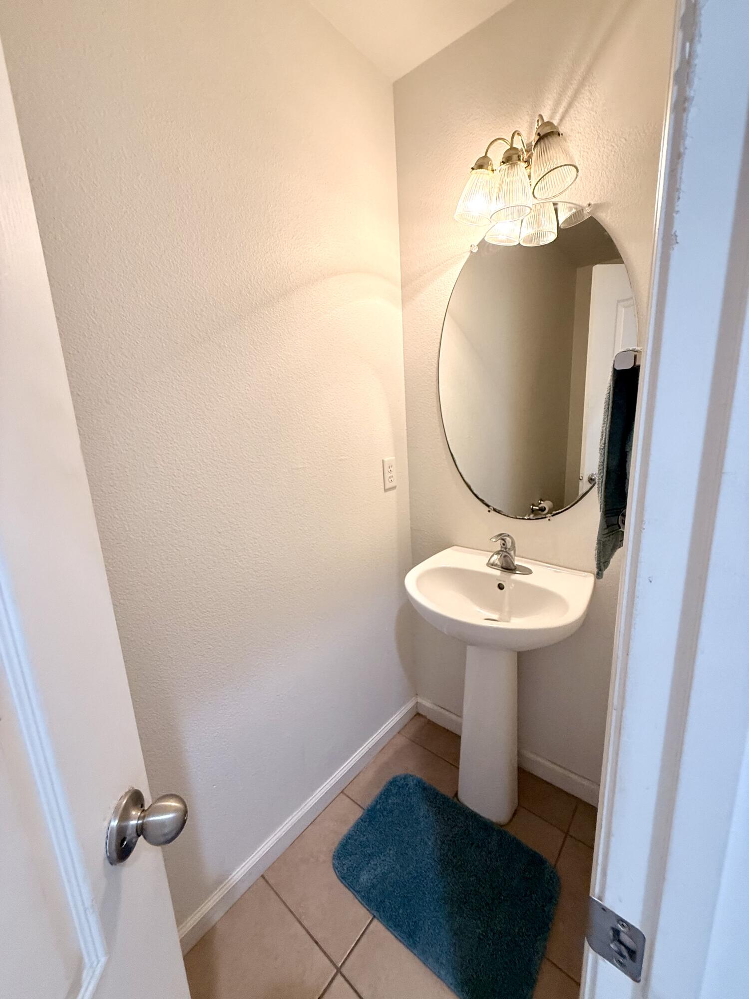 4317 E Cambridge Ave, Visalia, CA 93292