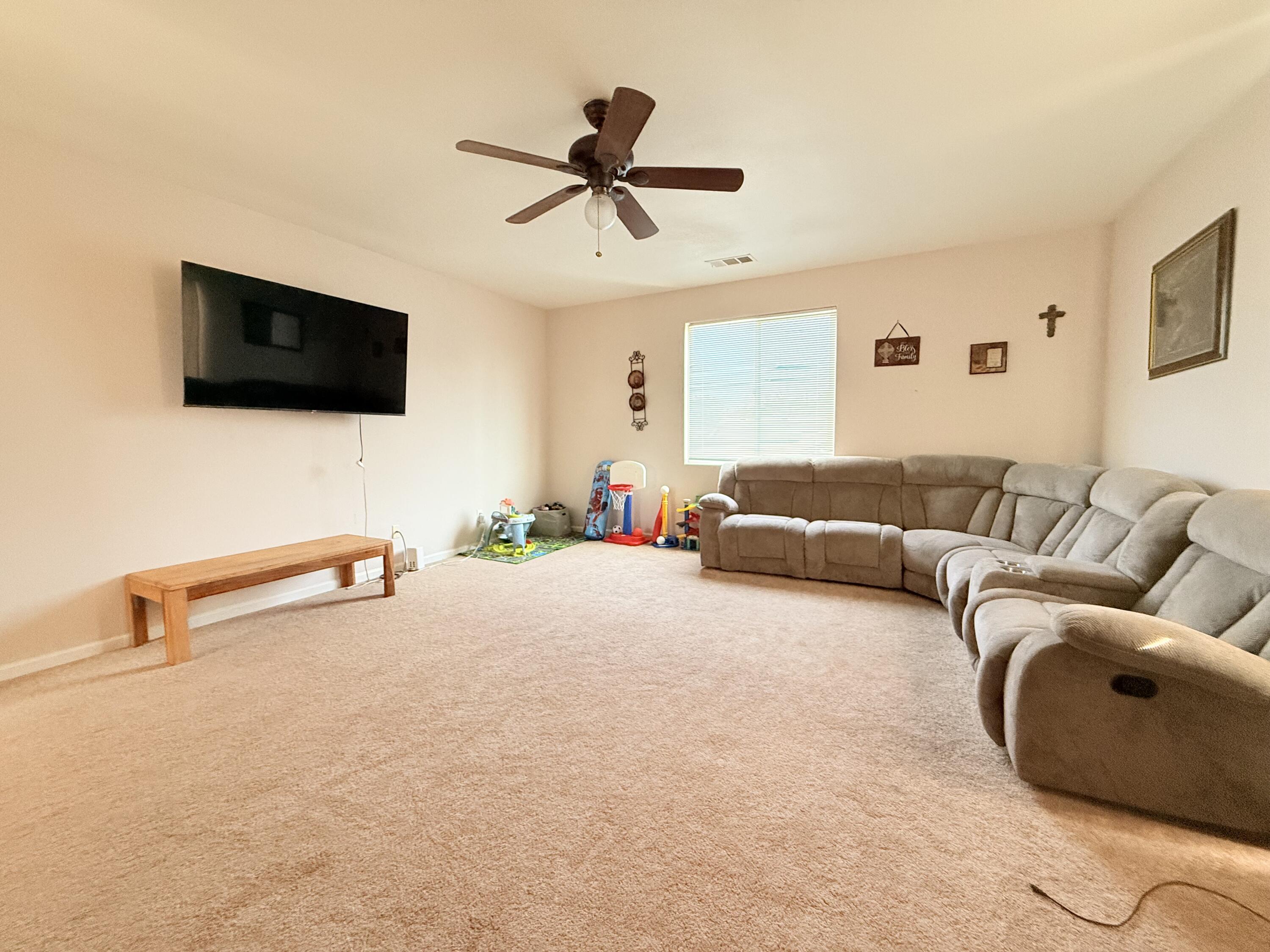 4317 E Cambridge Ave, Visalia, CA 93292