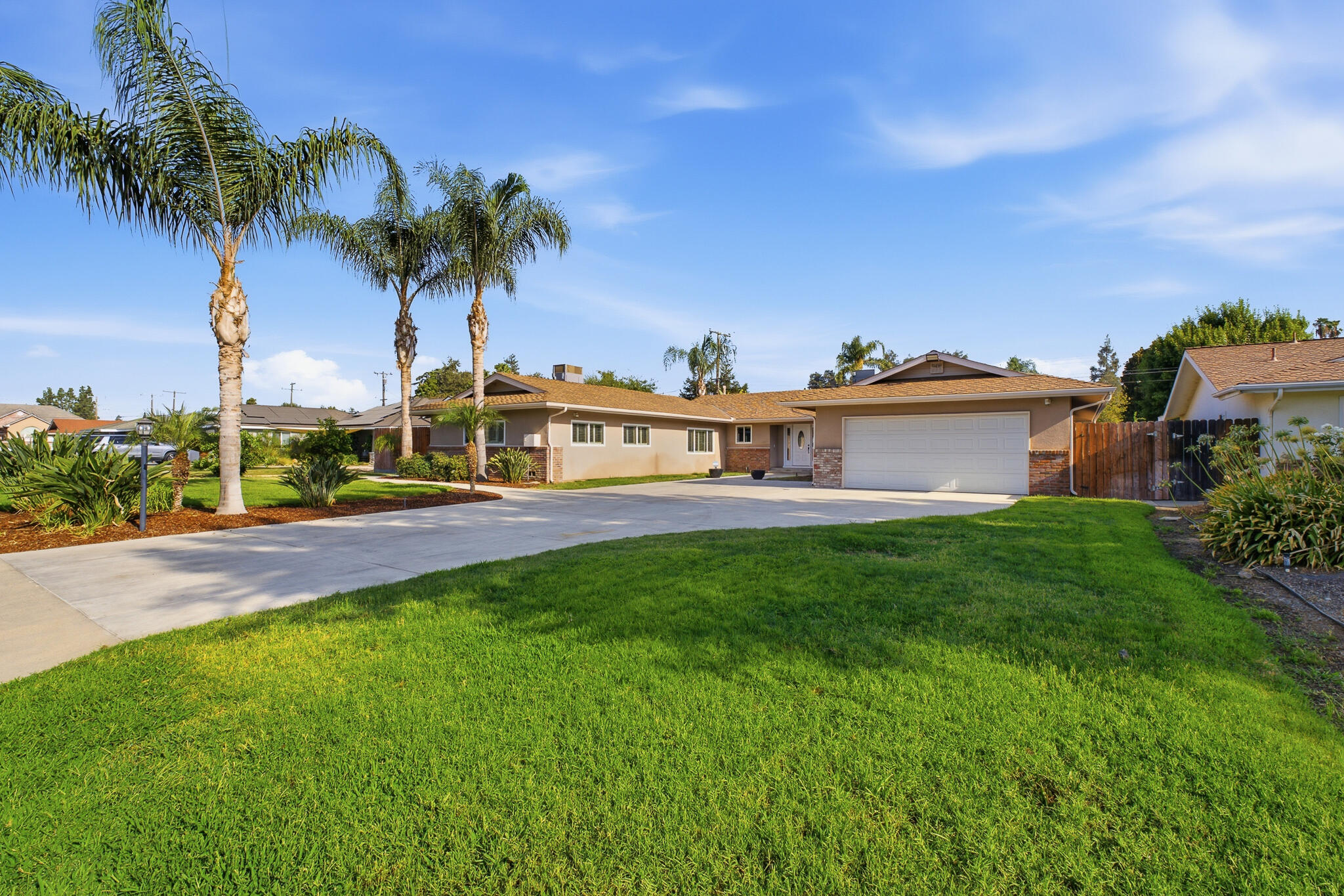 908 N Beatrice Dr, Tulare, CA 93274