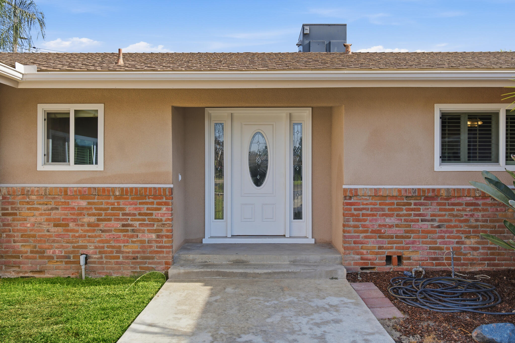 908 N Beatrice Dr, Tulare, CA 93274