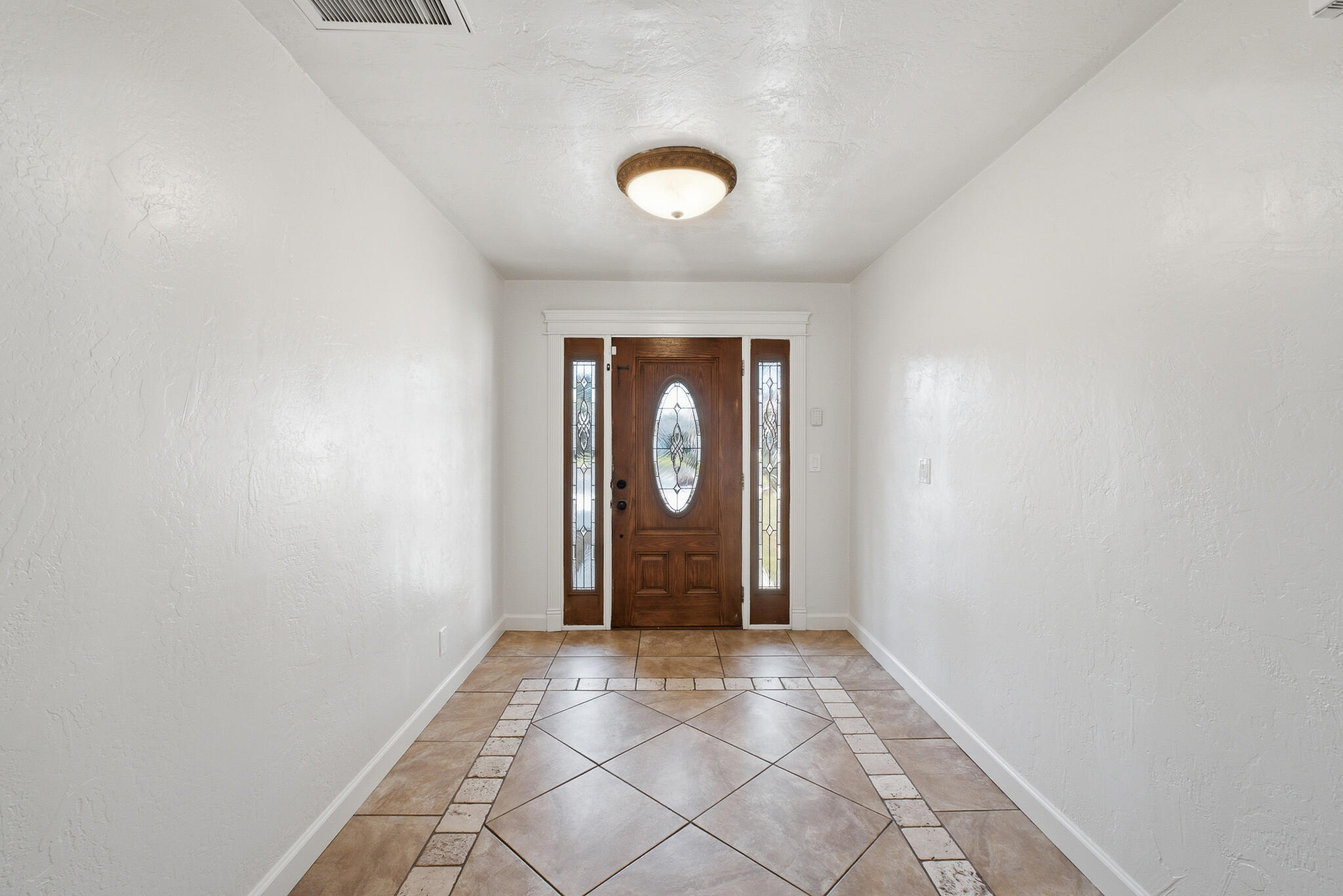 908 N Beatrice Dr, Tulare, CA 93274