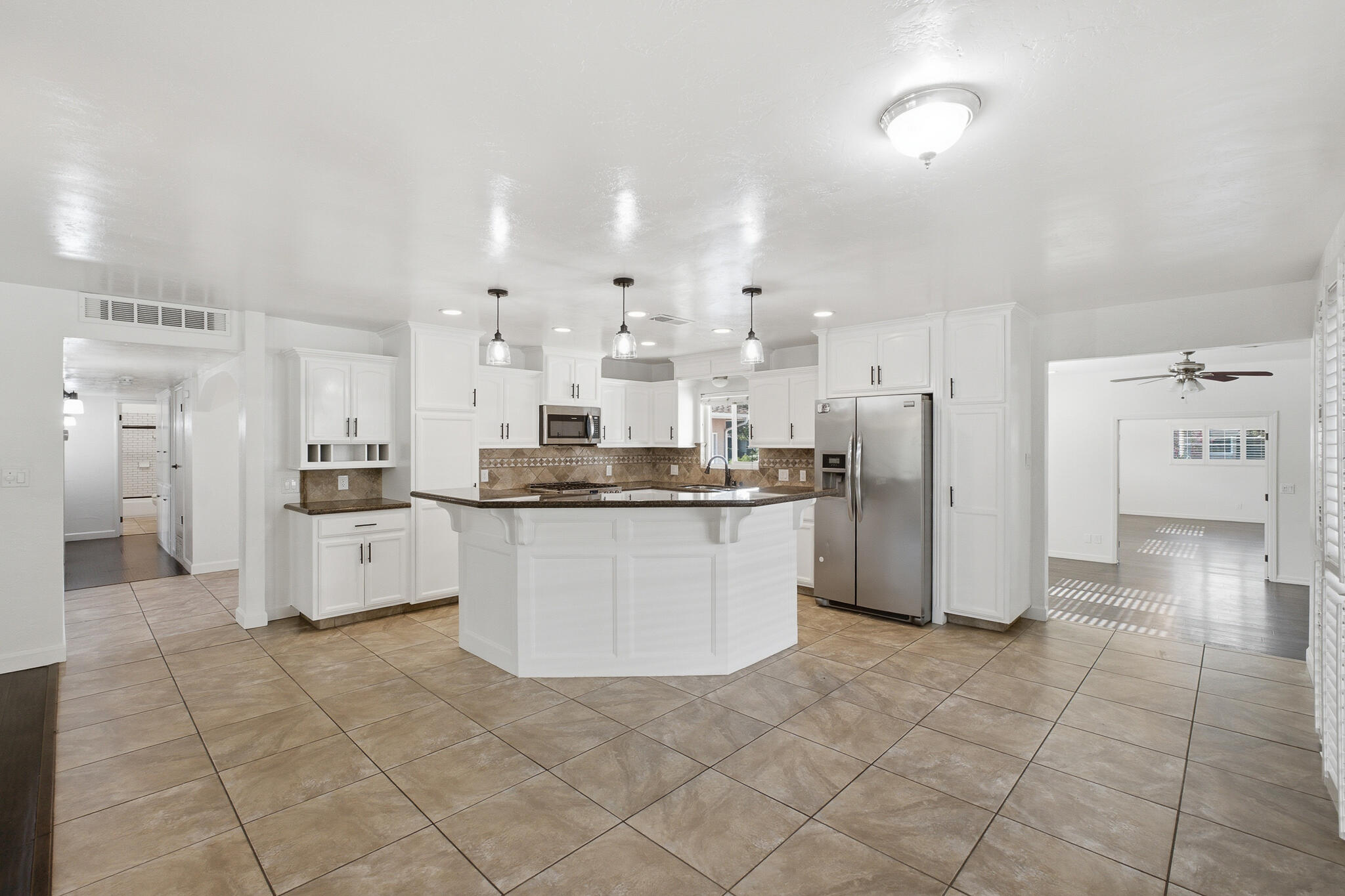 908 N Beatrice Dr, Tulare, CA 93274