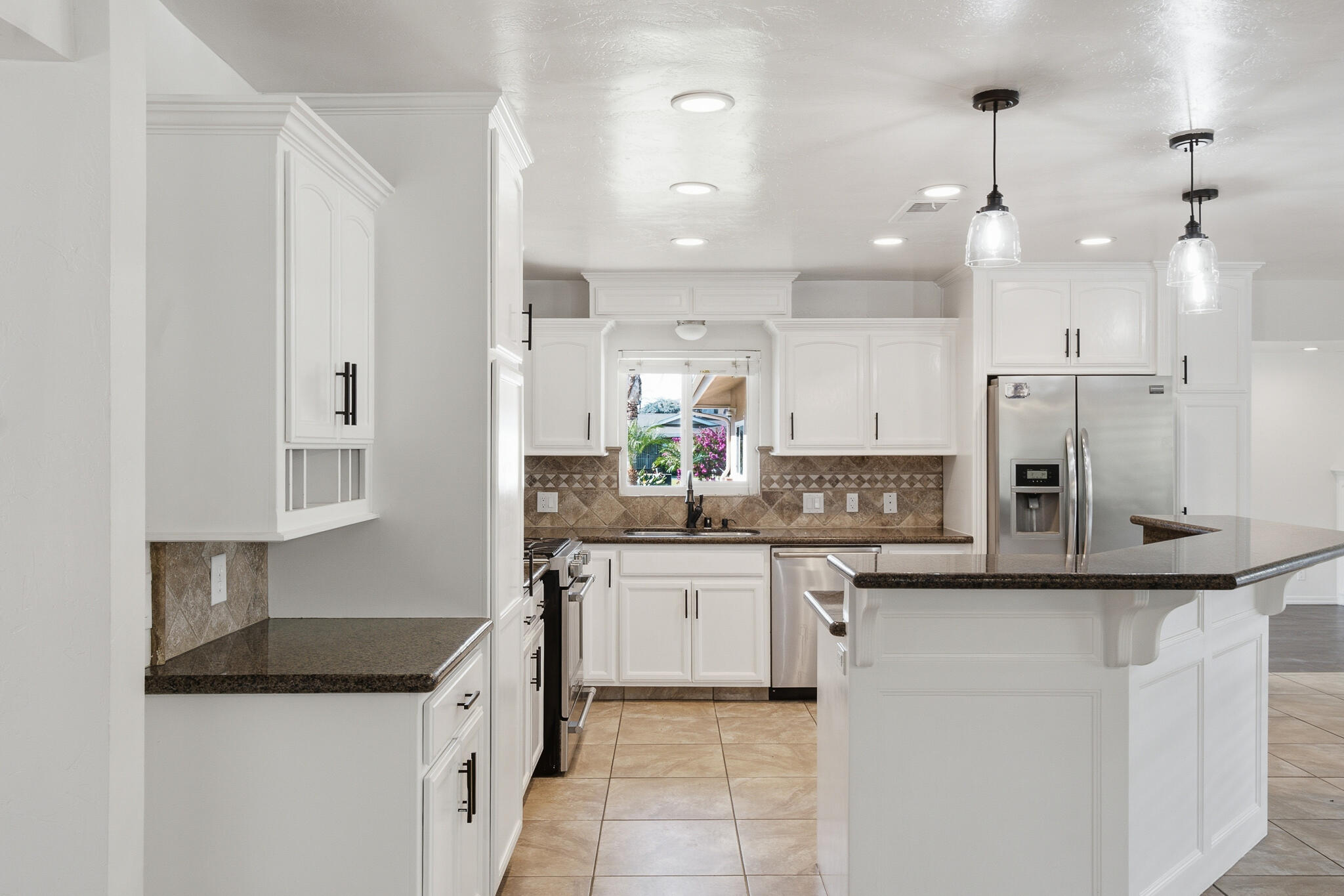 908 N Beatrice Dr, Tulare, CA 93274